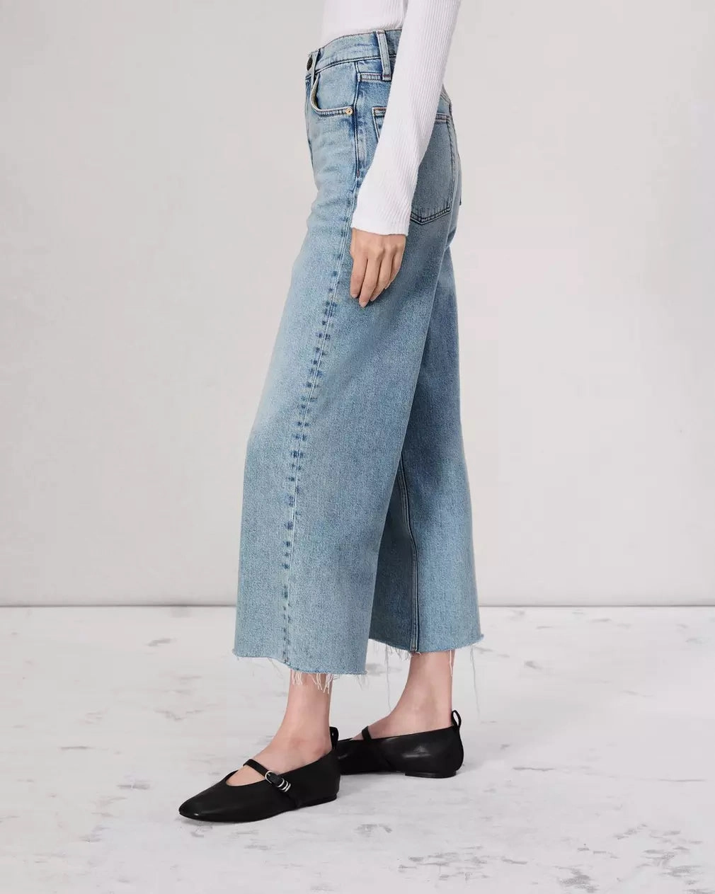 R&B Andi Jeans in Cecilia Work Meeting Relaxed Style Youth Style Student Outfit