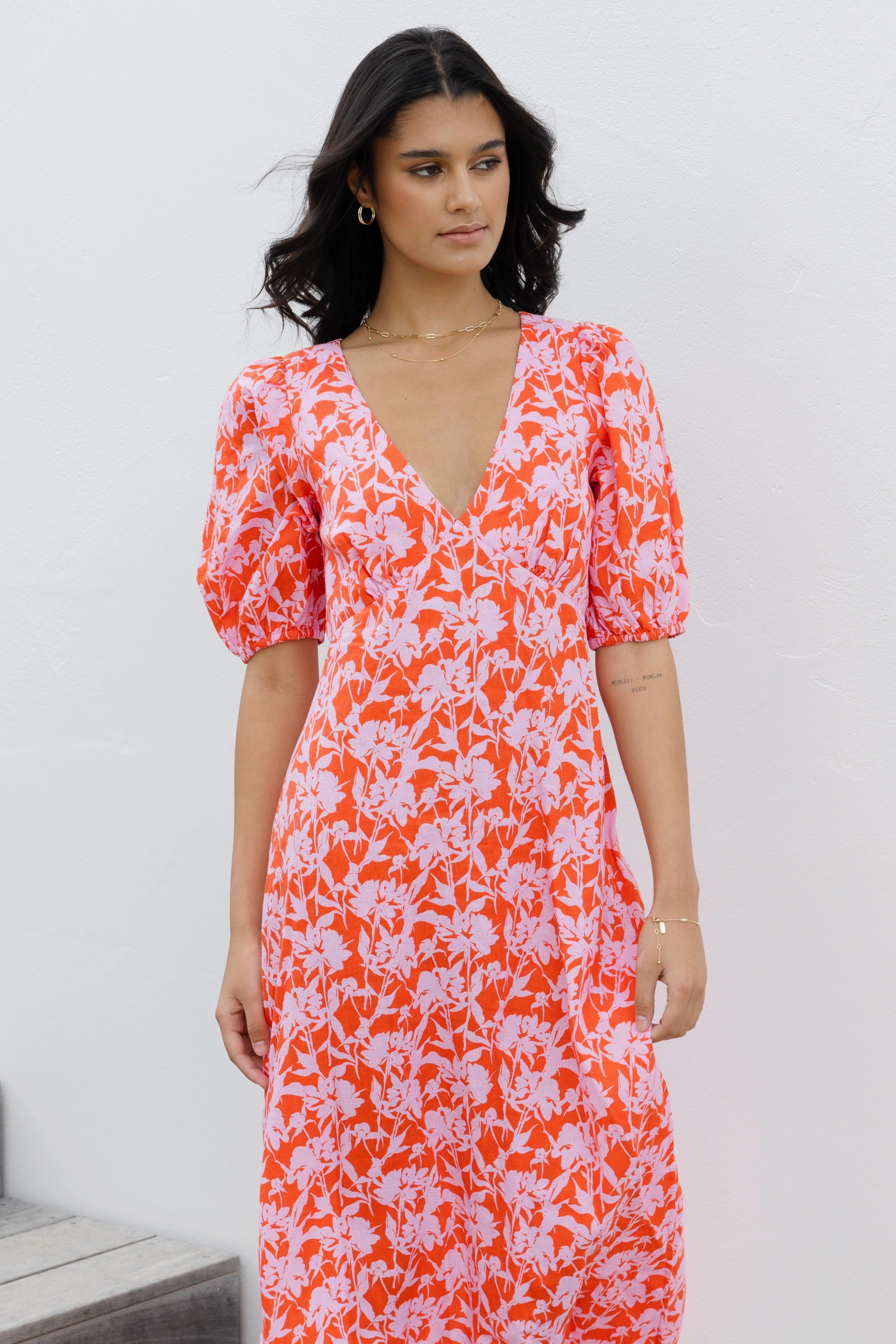 Comfy Look Amora Pink Floral Shadows SS Bias Midi Dress