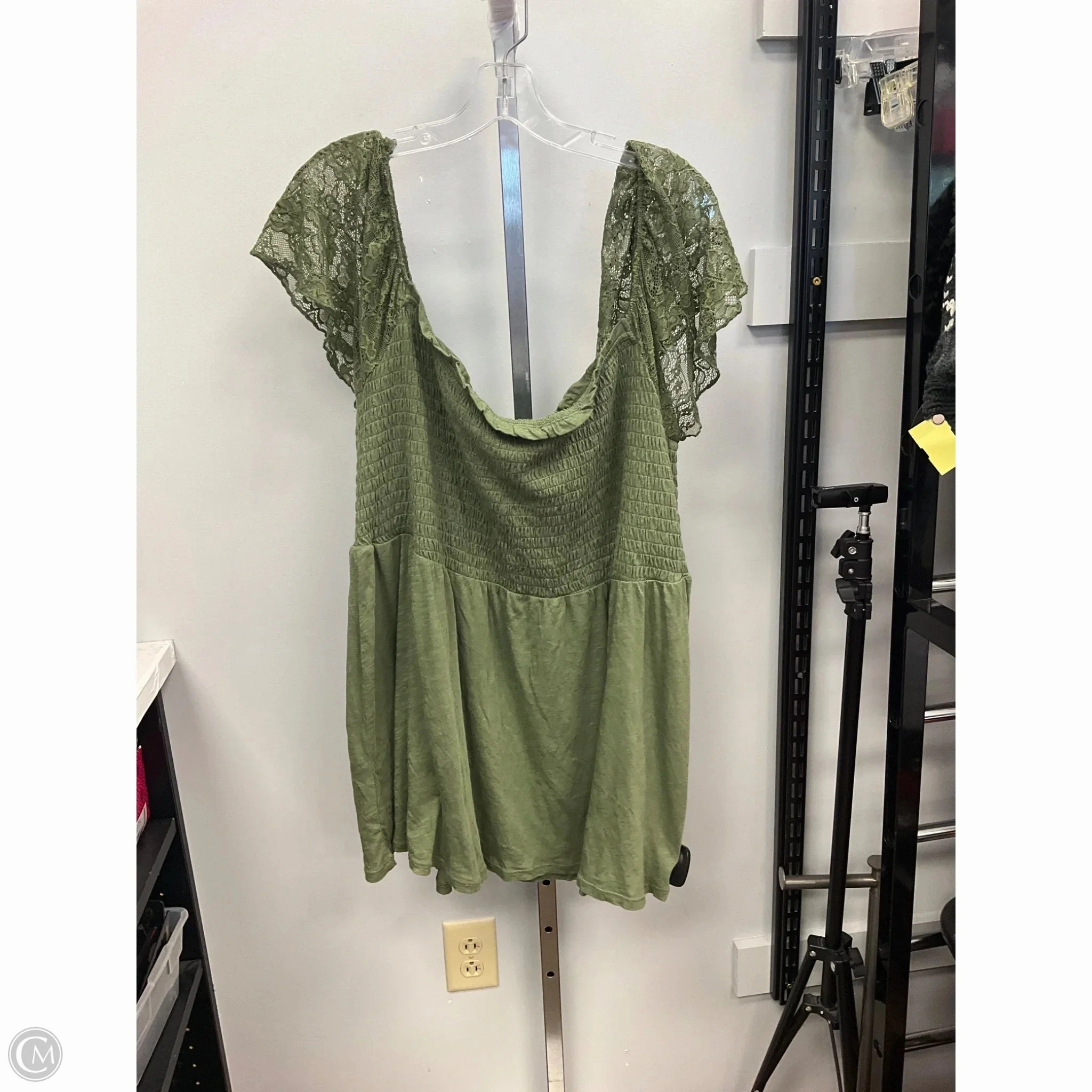 Fashionable Layer Top Short Sleeve By Torrid In Green, Size: 4x