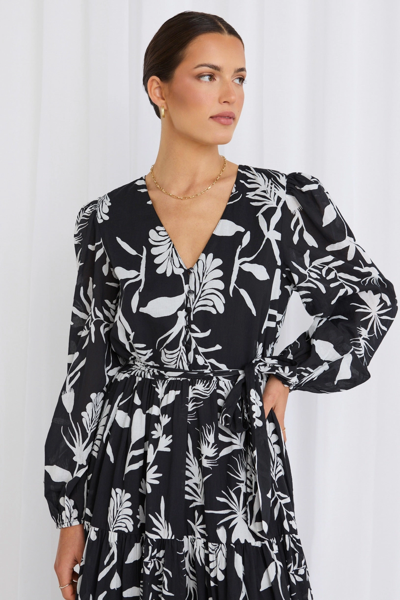 Comfortable Fashion Timeless Waist Aria Black & White LS V Neck Tiered Maxi Dress