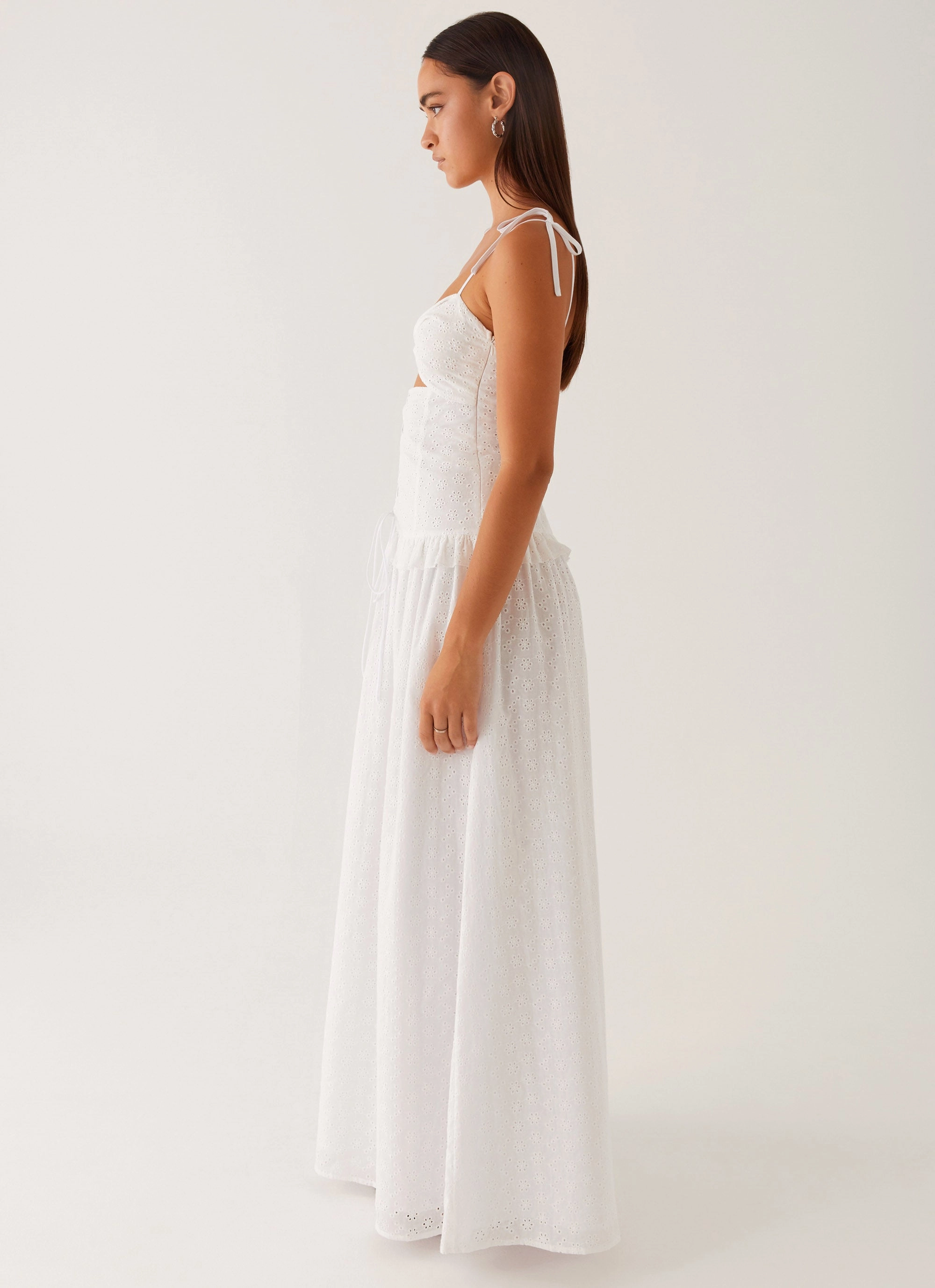 Sleek Design Fit Reveria Twist Maxi Dress - Ivory
