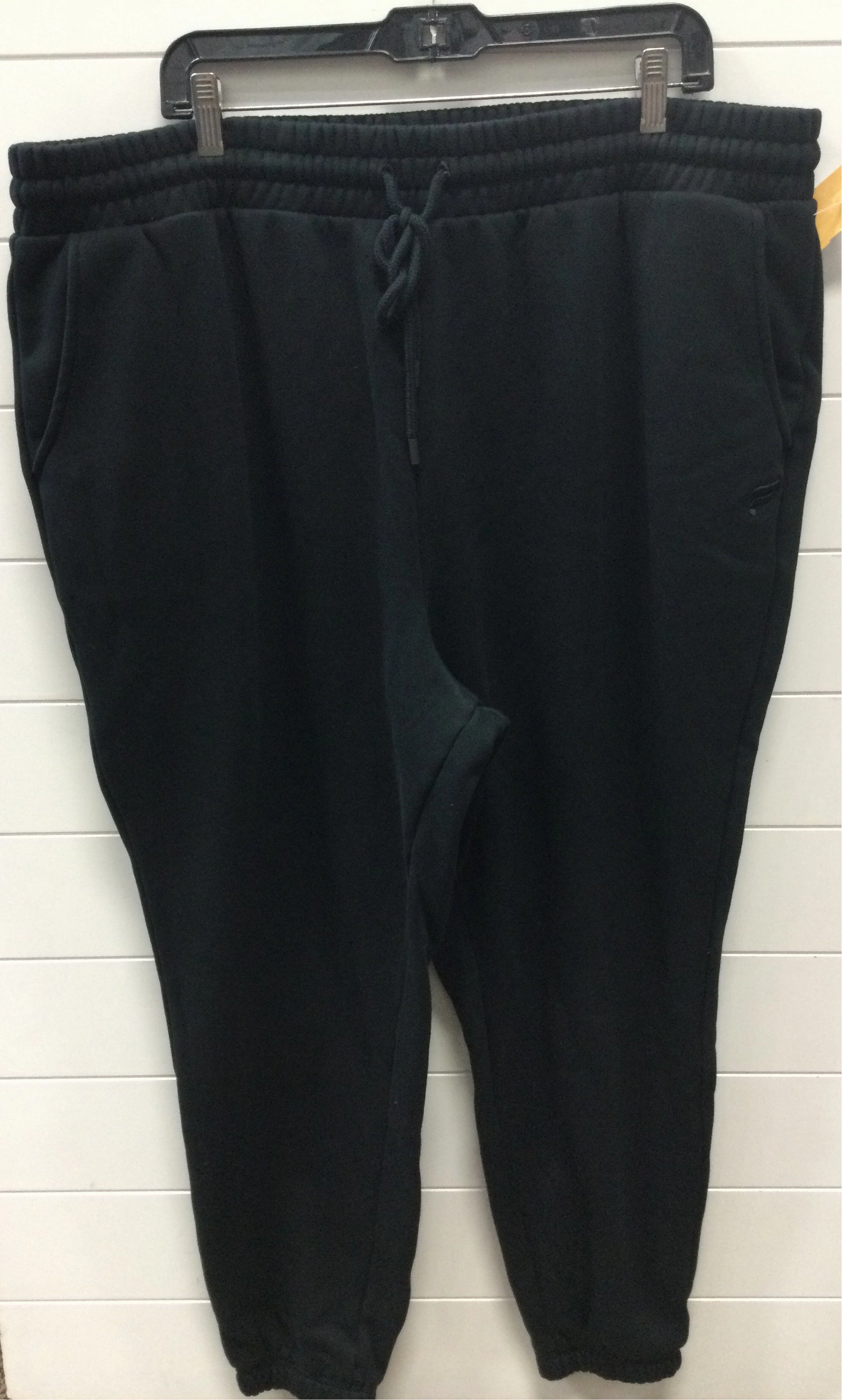 Air Circulation Athletic Pants By Fabletics In Black, Size:2X