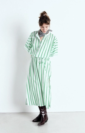 Sleek Volume Flexible Comfort AV Zatybay Dress in Lagoon Stripe