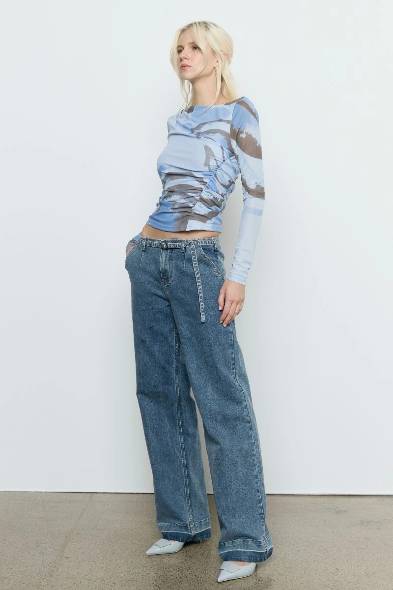 FlatlockSeamTechnique Tension Balanced Design Whirl Slate Mesh Print LS Top