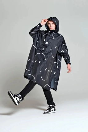 Rainkiss Classic Smile X Smiley Waterproof Poncho Chill Look
