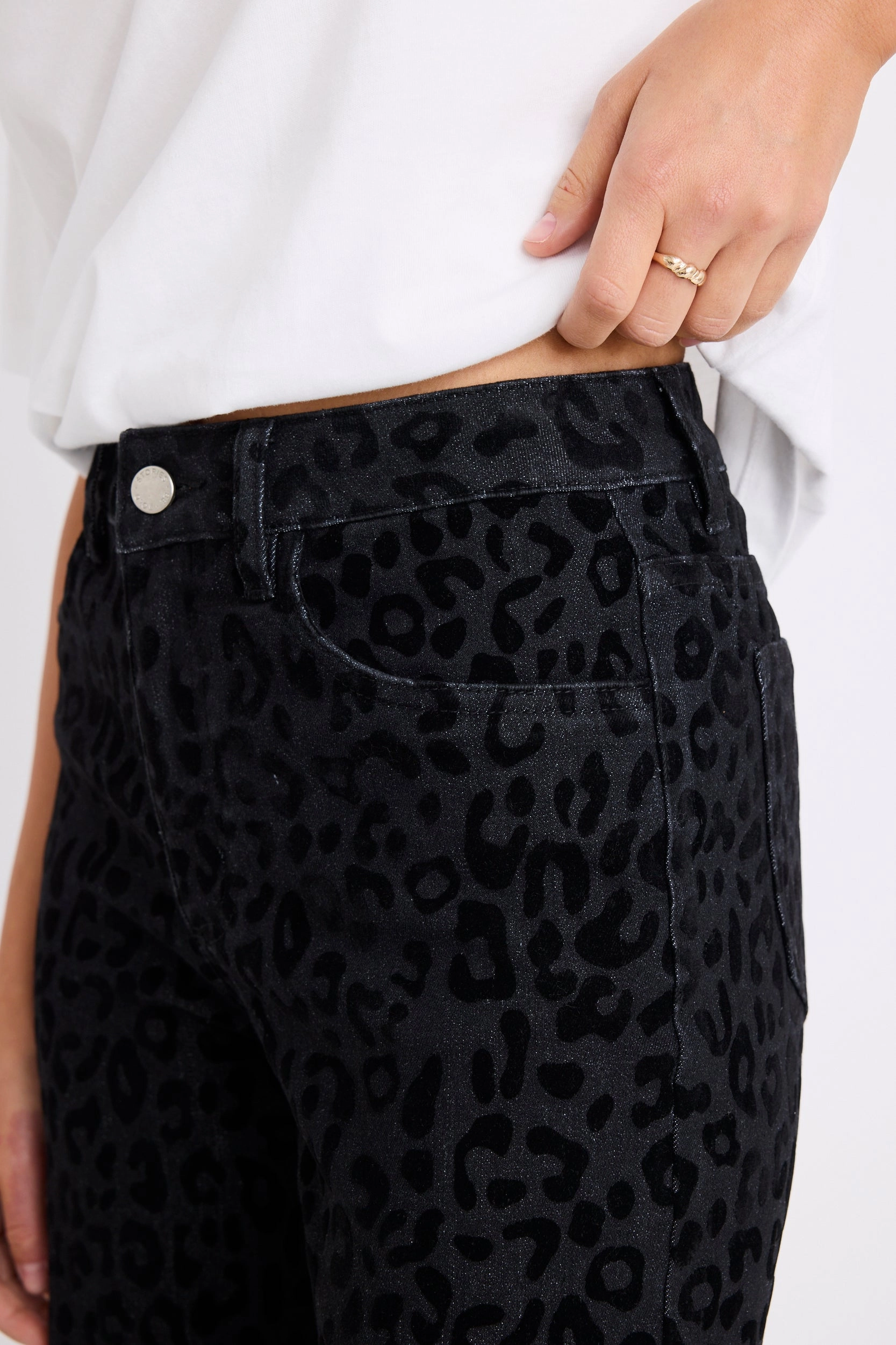 SeamlessPocketDesign Non Binding Cuffs Belmont Black Animal Mid Rise Wide Leg Jean