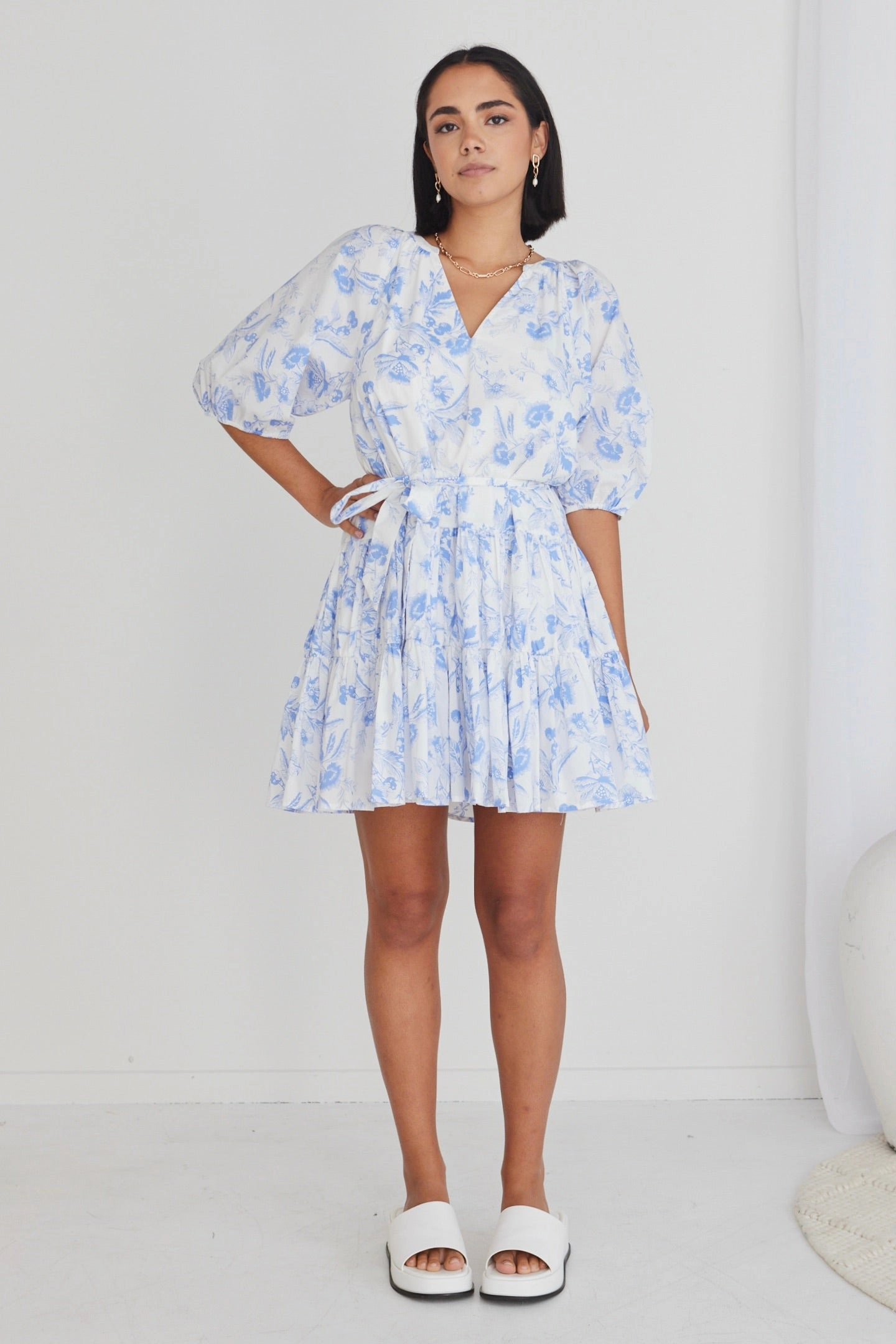 Venetia Blue Floral SS V Neck Tied Tiered Mini Dress Light Drape Matte-Lining