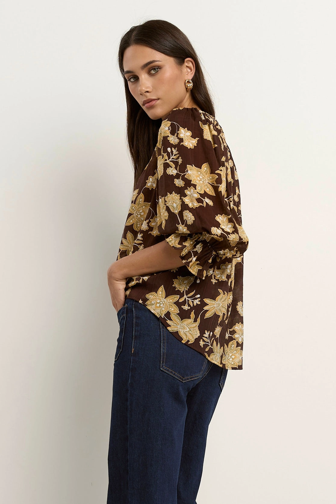 QuickPackFoldableDesign Cold Weather Candid Chocolate Khaki Floral Frill Sleeve Crew Neck SS Top
