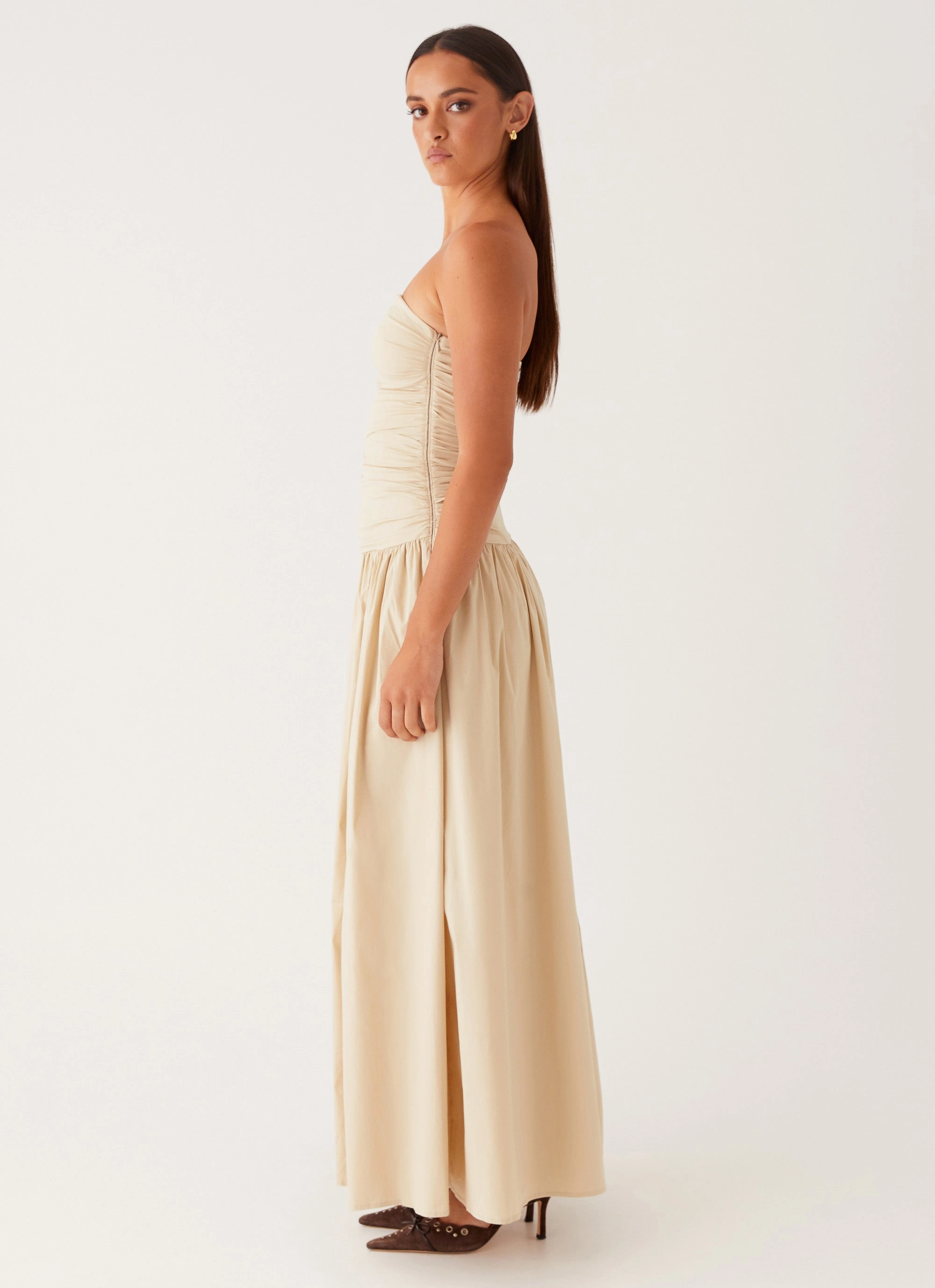 Scalloped-Edge Textured Surface Carmel Maxi Dress - Ivory