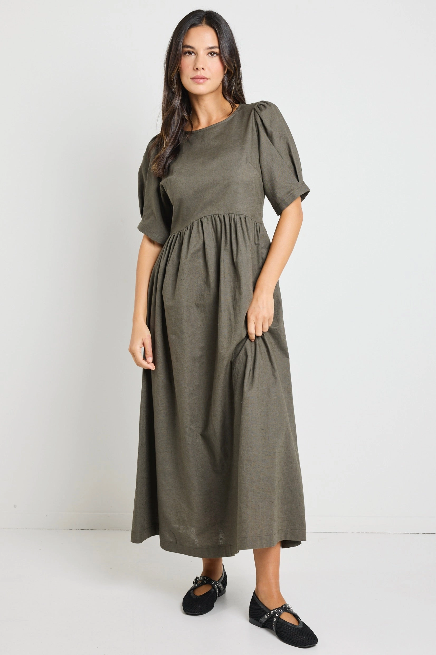 Sleek Texture Hemisphere Khaki Short Sleeve Relaxed Midi Dress