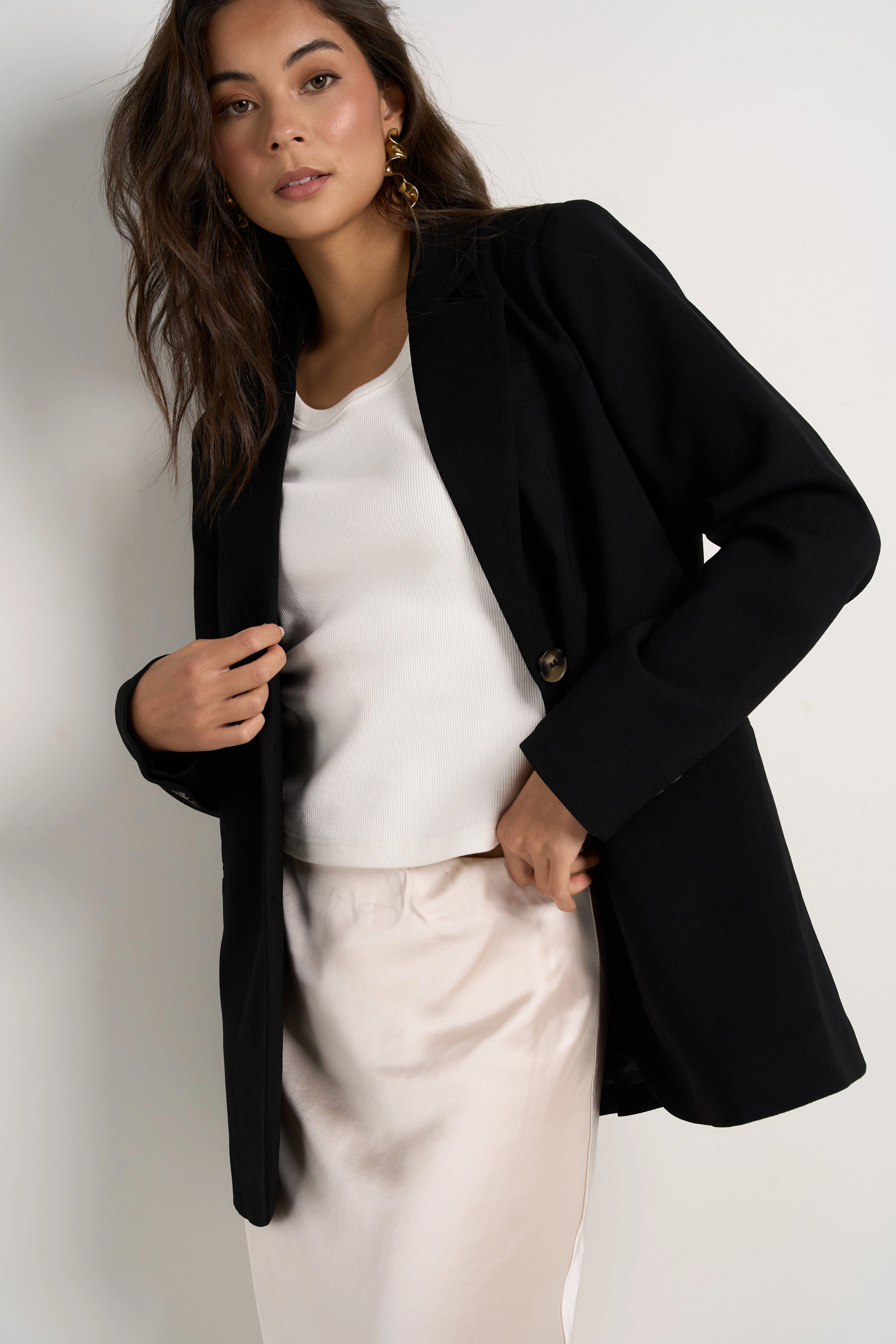 Team Building Everyday Fashion Bestie Black Crepe Relaxed Fit Blazer