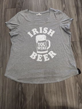 Light and Soft Top Short Sleeve By Maurices  Size: 1x