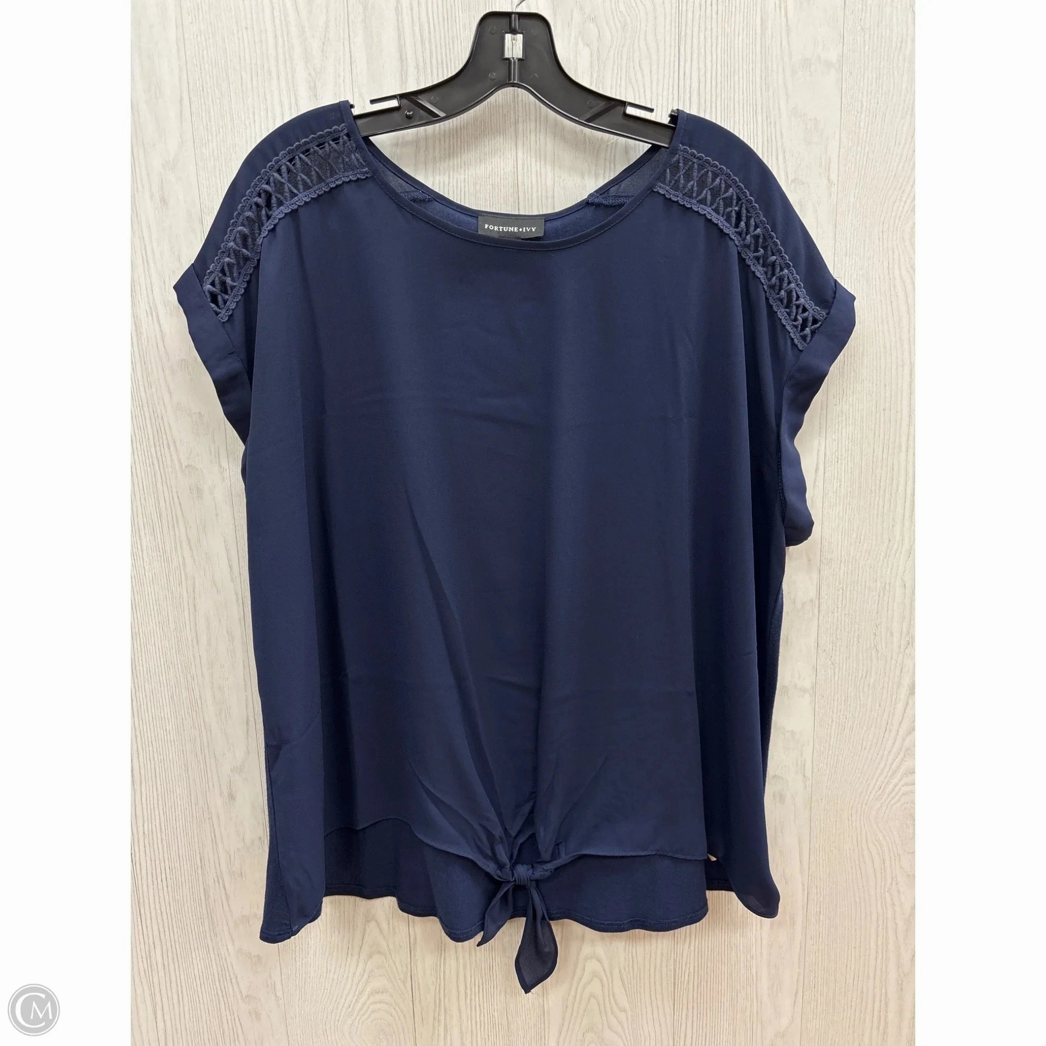 Classic Crew Neck Top Short Sleeve By Fortune & Ivy In Navy, Size: 2x