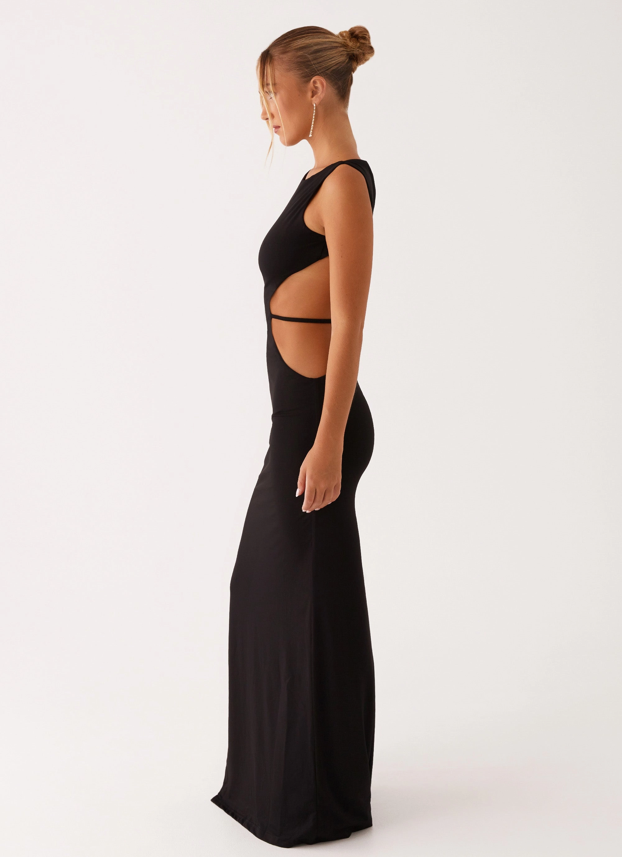 Versatile party outfit Chic Motion Sutton Maxi Dress - Black