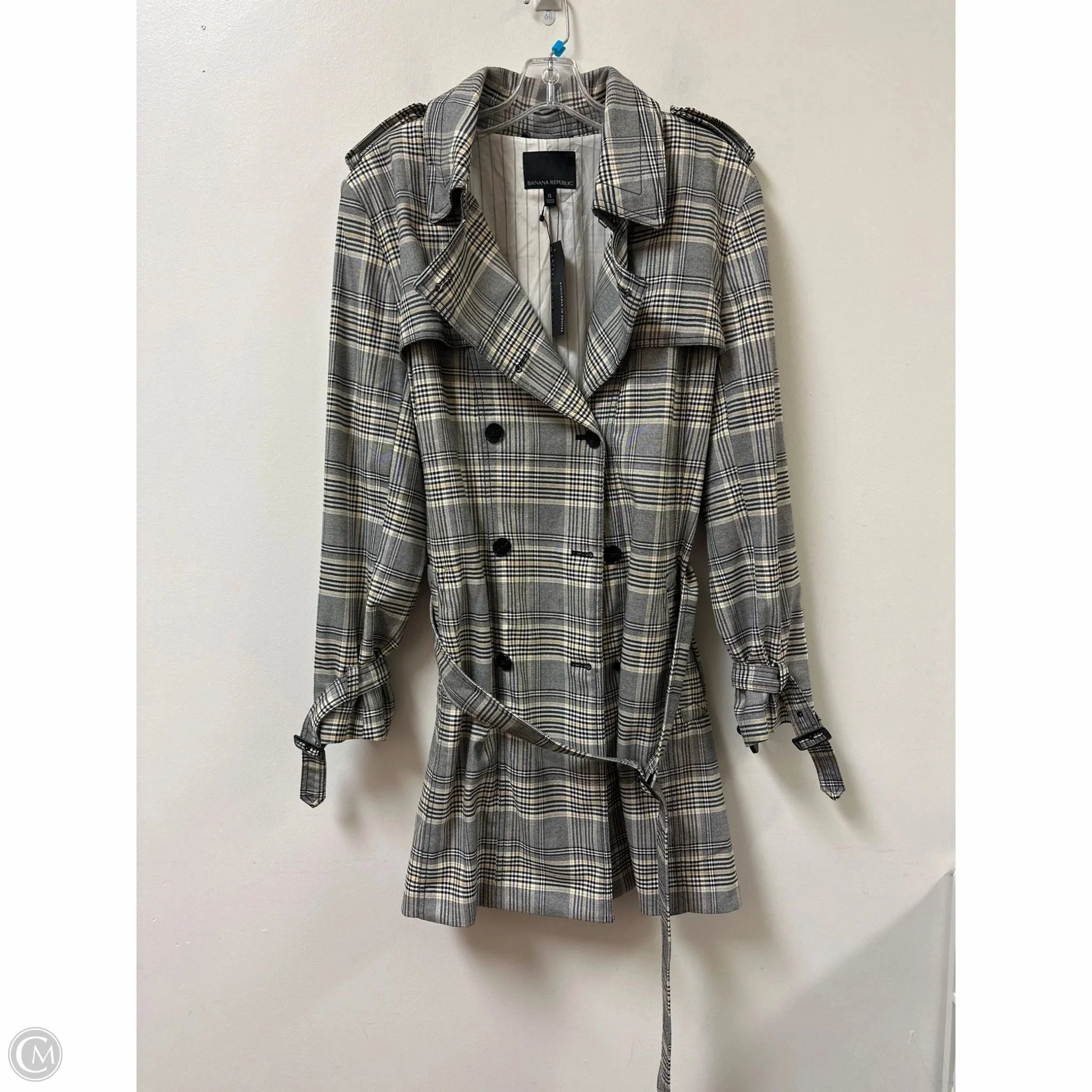 AdjustableHem Low Profile Fastening Coat Other By Banana Republic In Plaid Pattern, Size: Xl