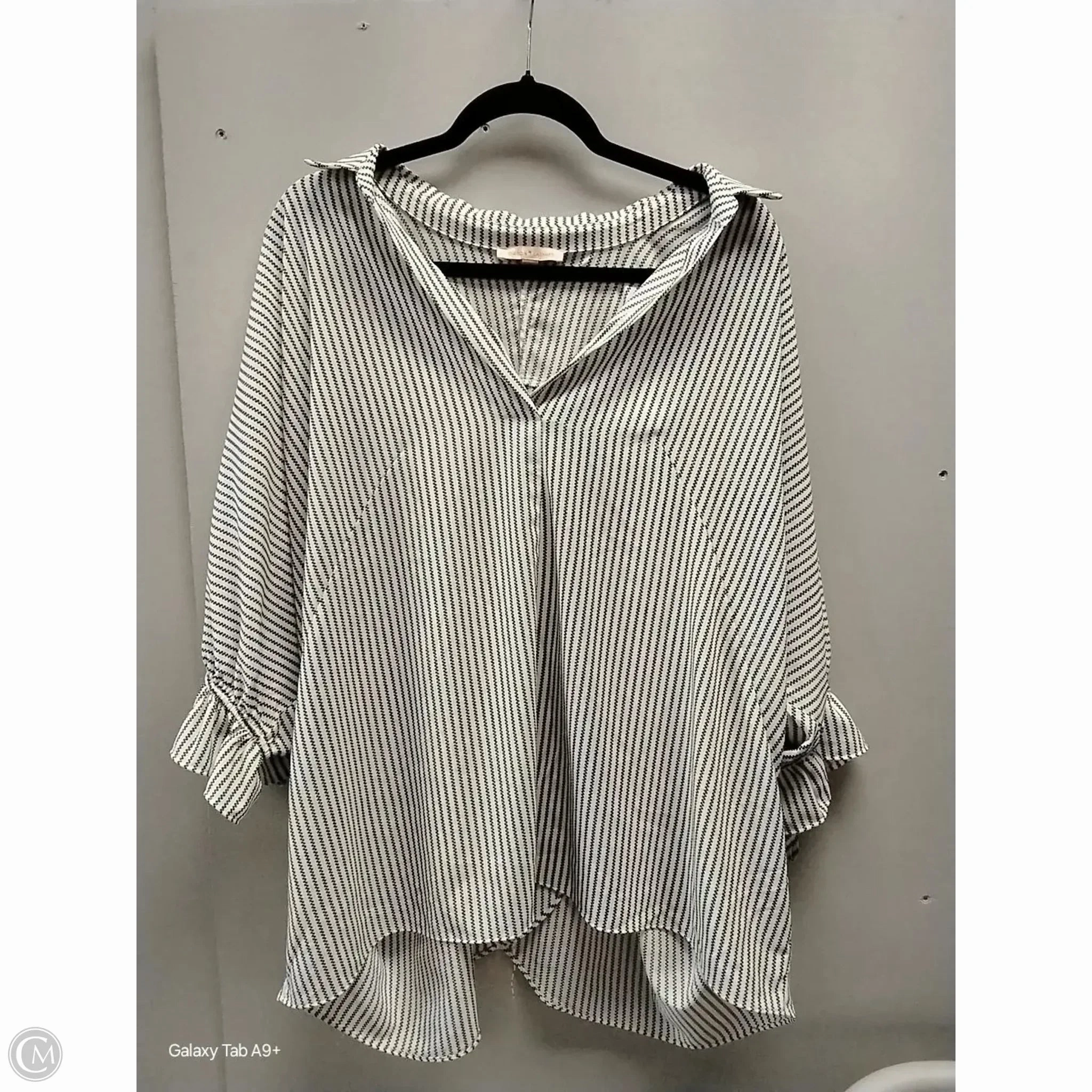 Top Short Sleeve By Gibson And Latimer In Black & White, Size: 1x SeamFreeShoulders
