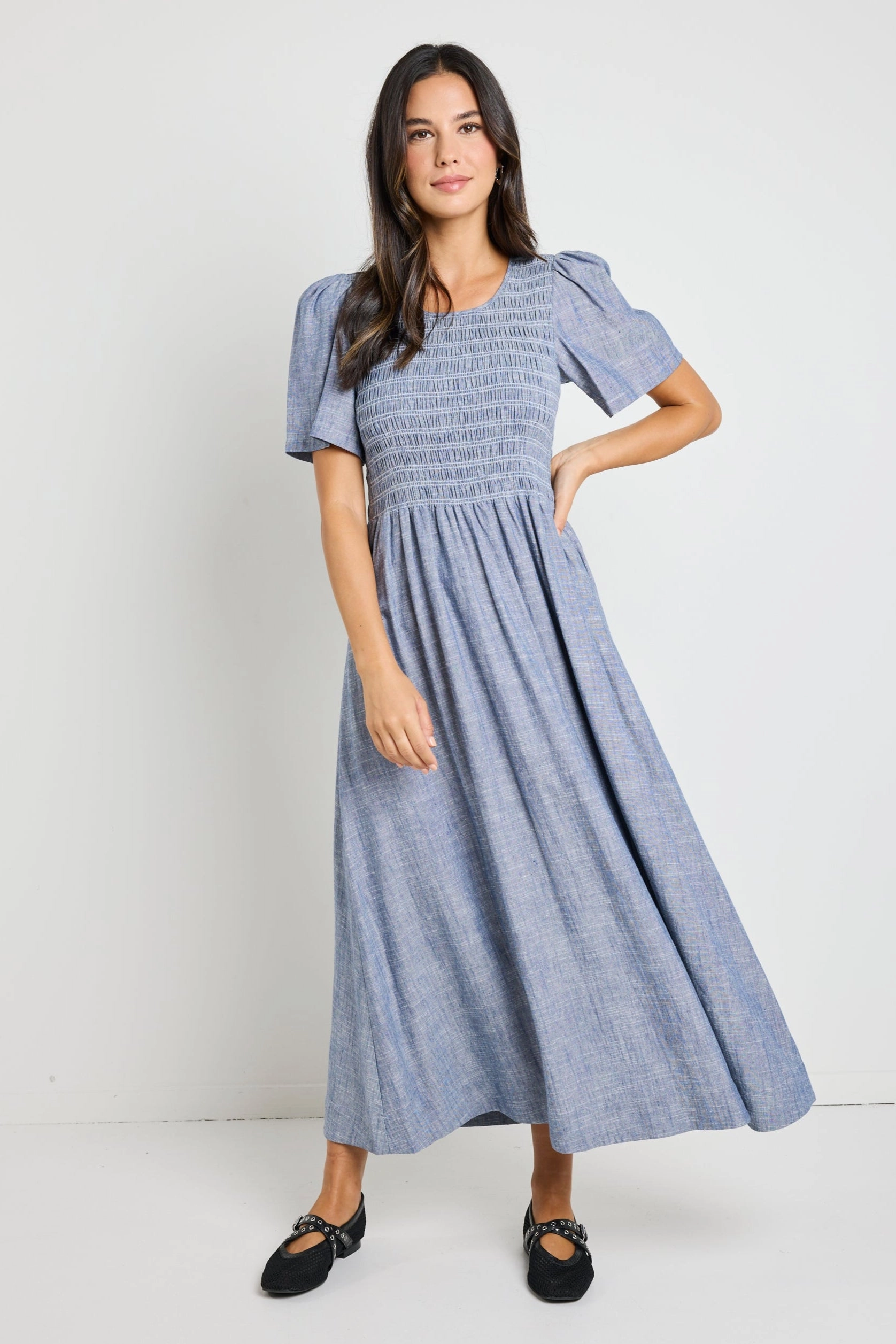 Confident Mood Clean Comfort Wren Chambray Blue SS Shirred Bodice Midi Dress