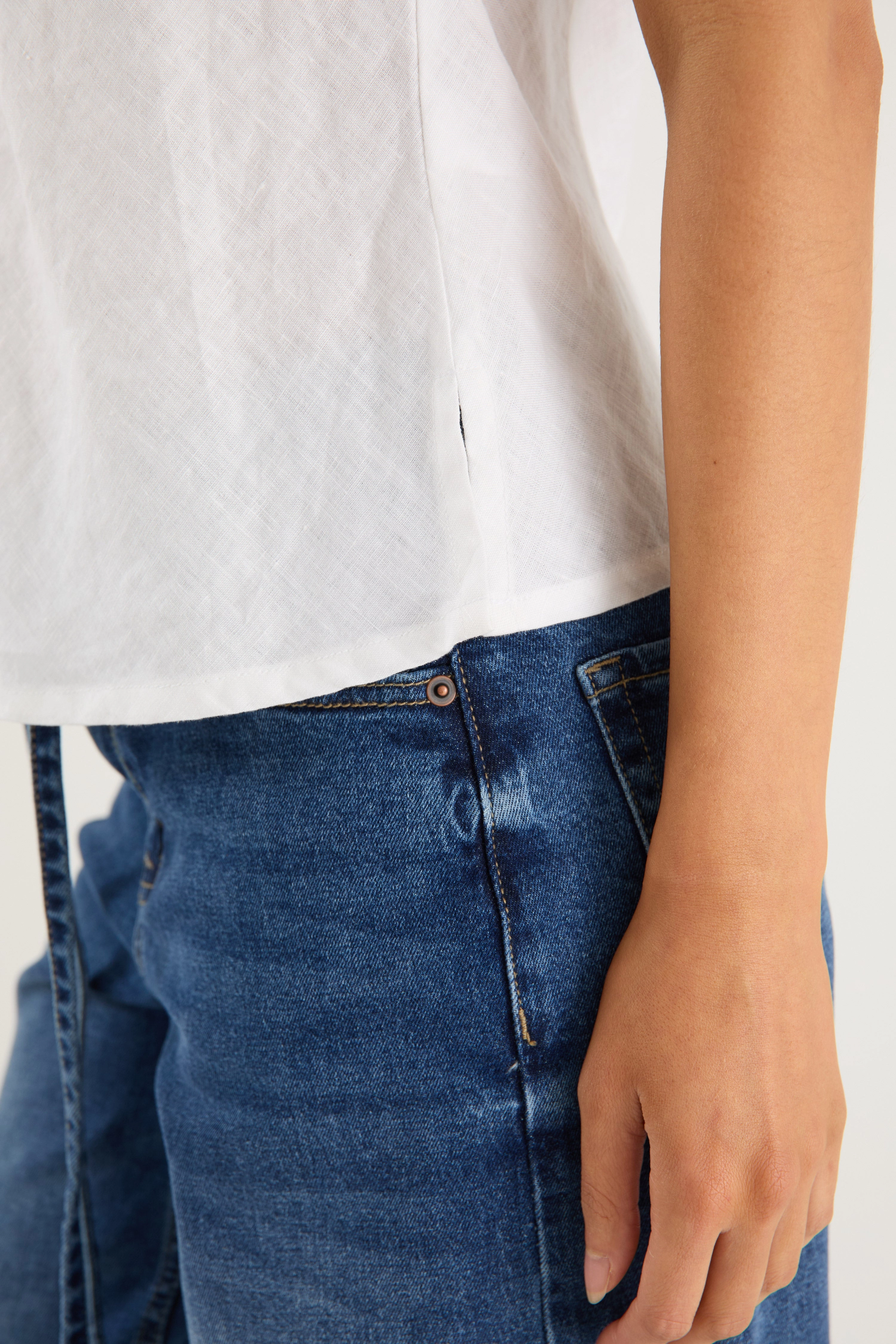 AdvancedAirflowChannels MultiDirectionalStretch Shoreline Ivory Linen Bias Sleeveless Shell Top