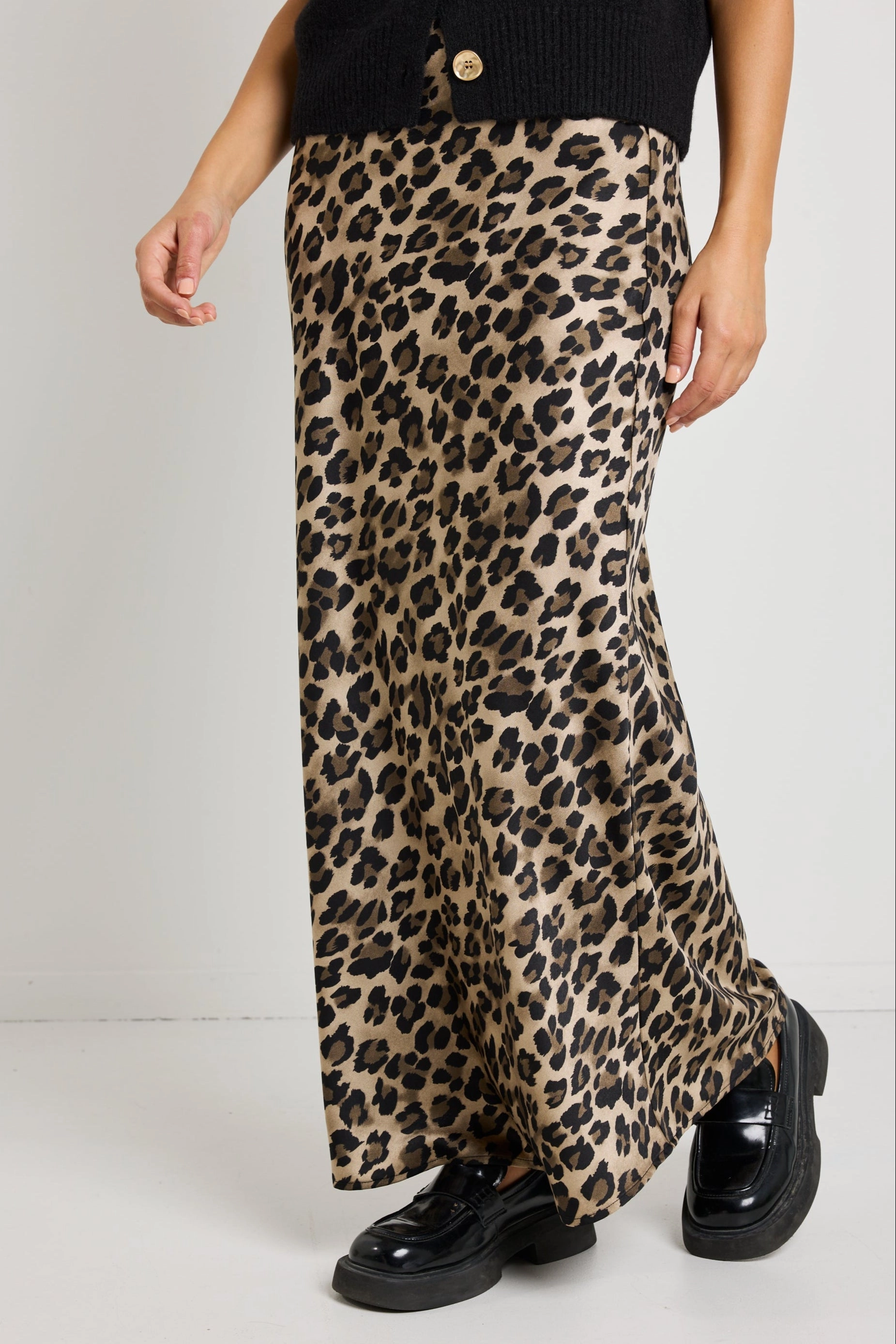 Record Animal Satin Bias Maxi Skirt Simple Outfit