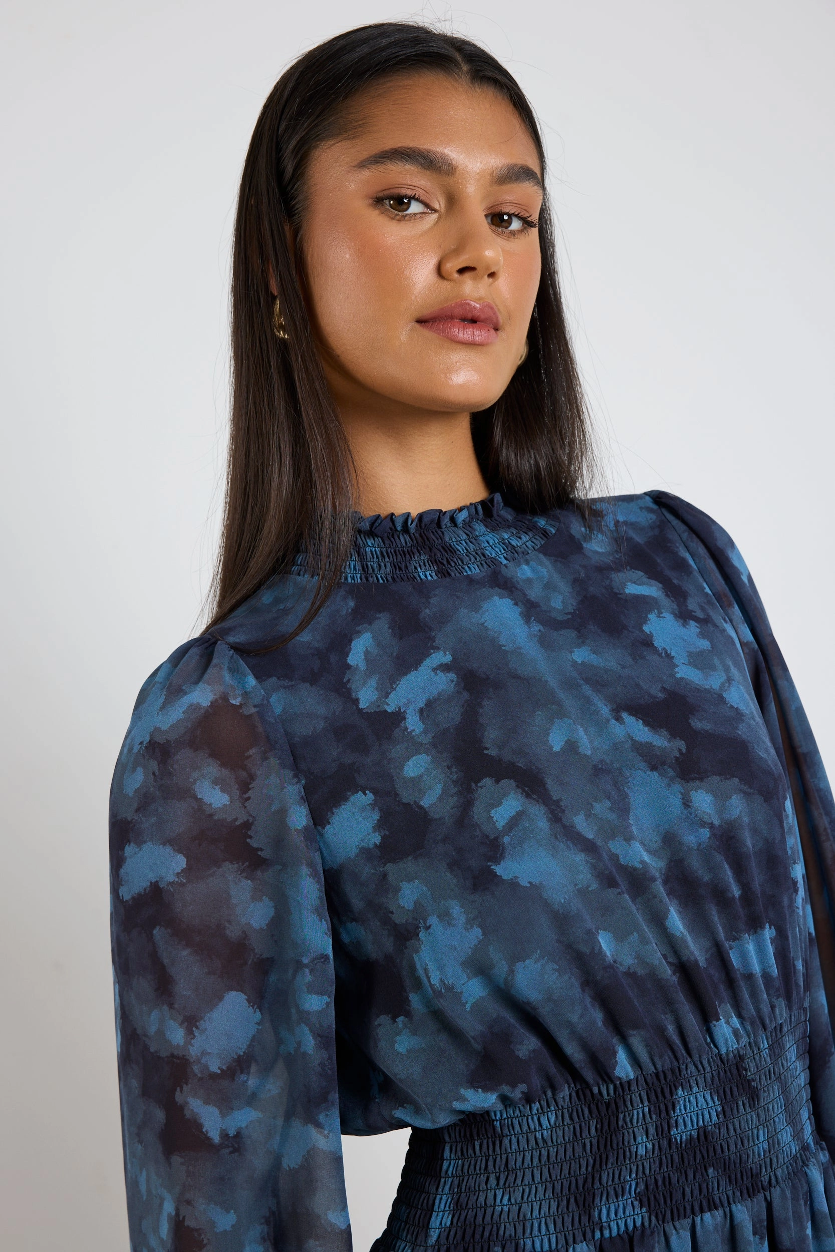 Ebony Blue Smudge LS Shirred Neck Midi Dress Premium Look