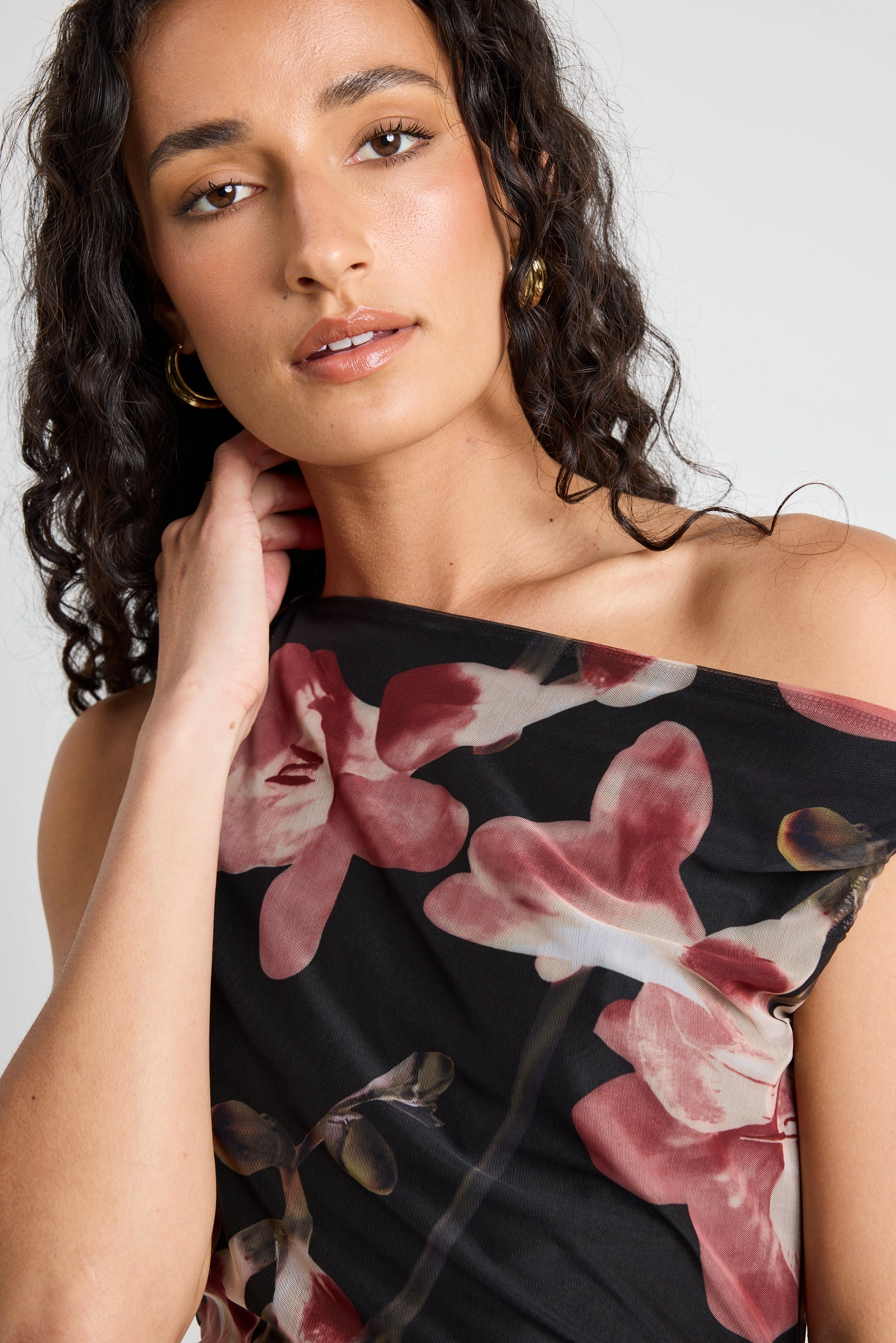 Polished Cut Method Blush Floral Mesh Twist Shoulder Midi Dress