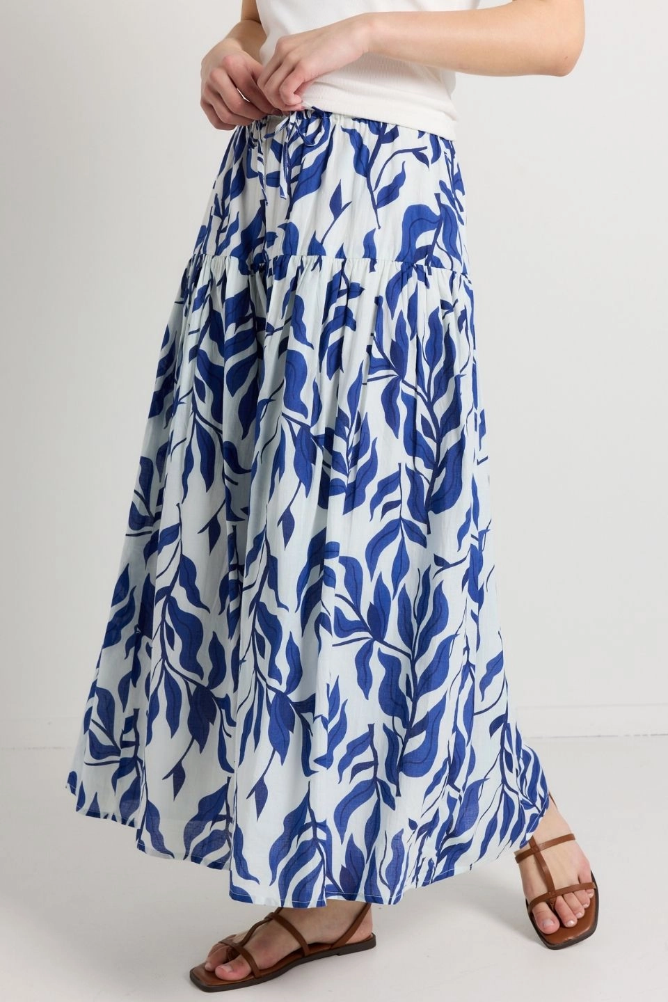 Simple looks City Ready Remedy Blue Leaves Print Tie Waist Tiered Maxi Skirt