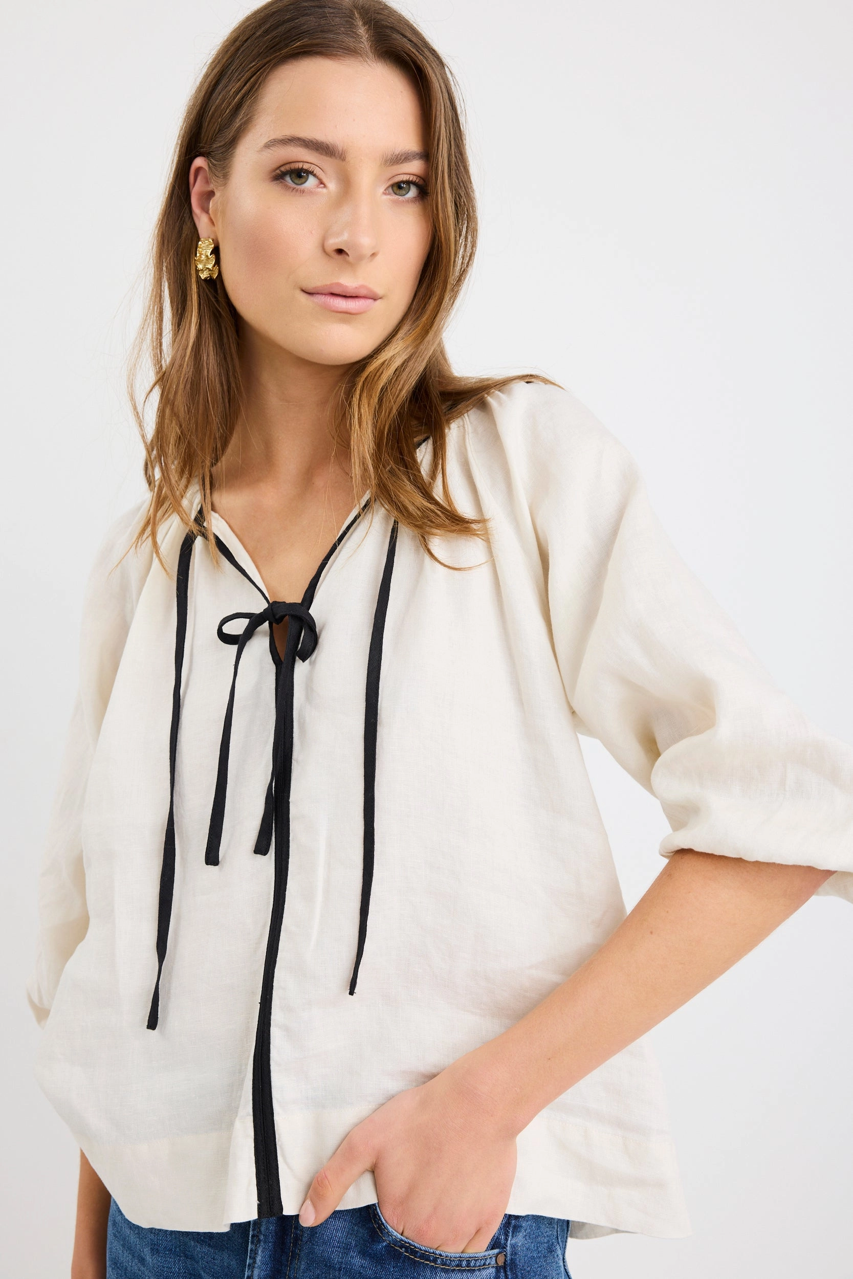 Chic Tee BambooBlend Subliminal Cream Black Trim Linen Relaxed LS Top