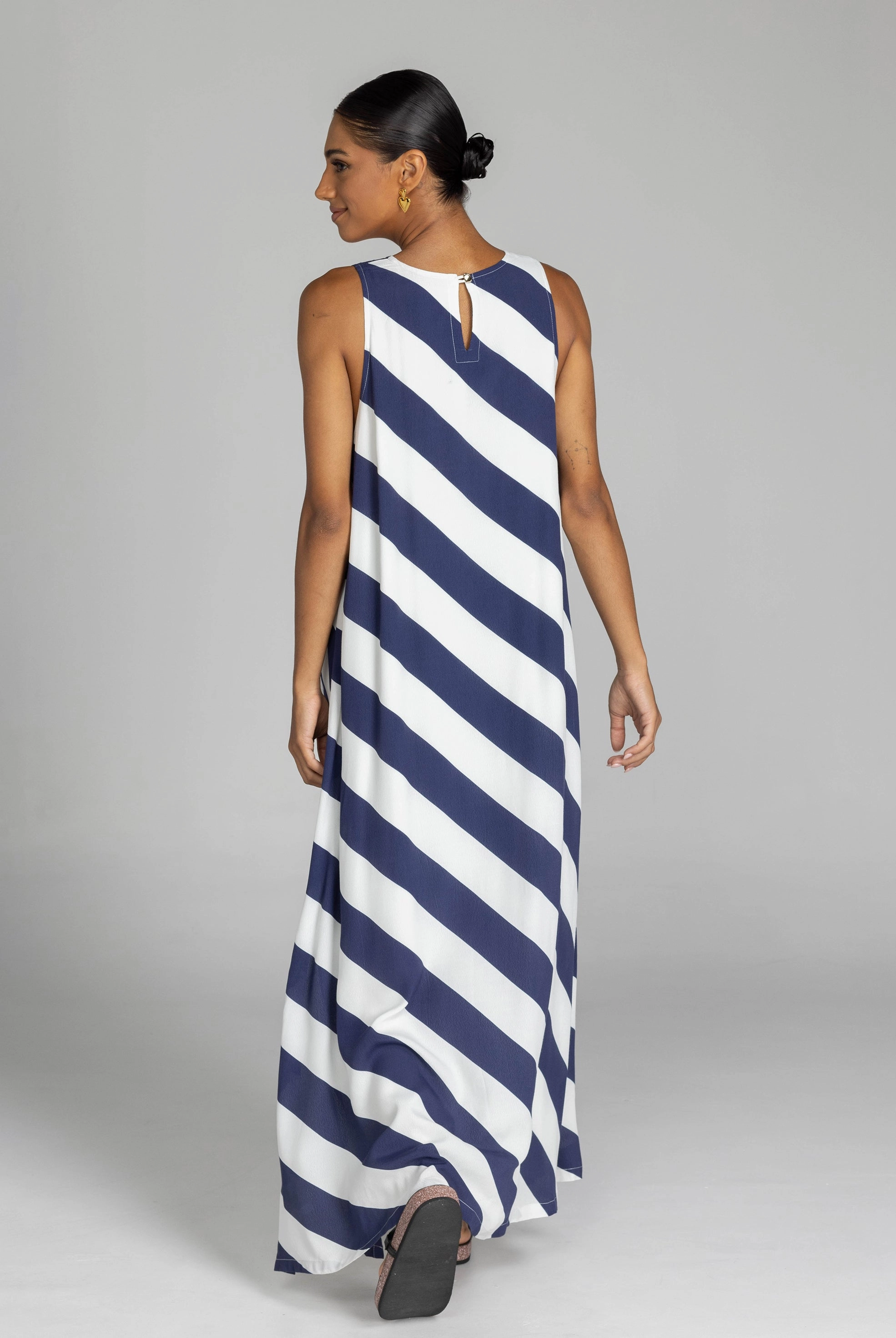 Relaxed Look Minimalist Look Finally Here Navy White Diagonal Stripe Sleeveless Maxi Dress