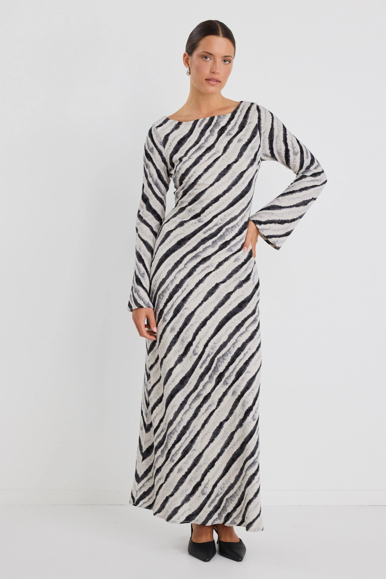 Minimalist Fit Luminous Charcoal Irregular Stripe Fluted Sleeve Bias Maxi Dress