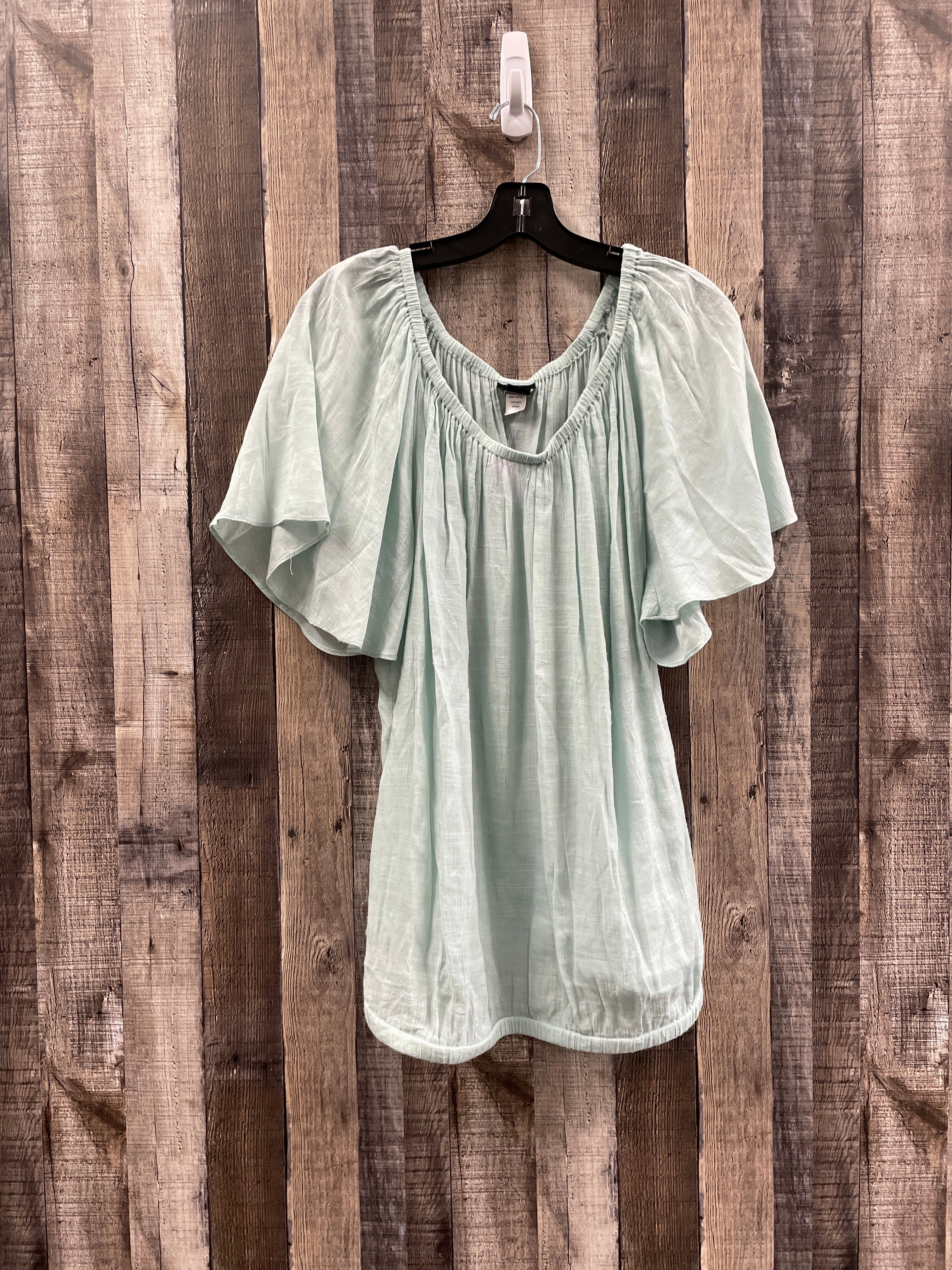 Adjustable Fit Perfect for Layering Green Top Short Sleeve Torrid, Size 2x