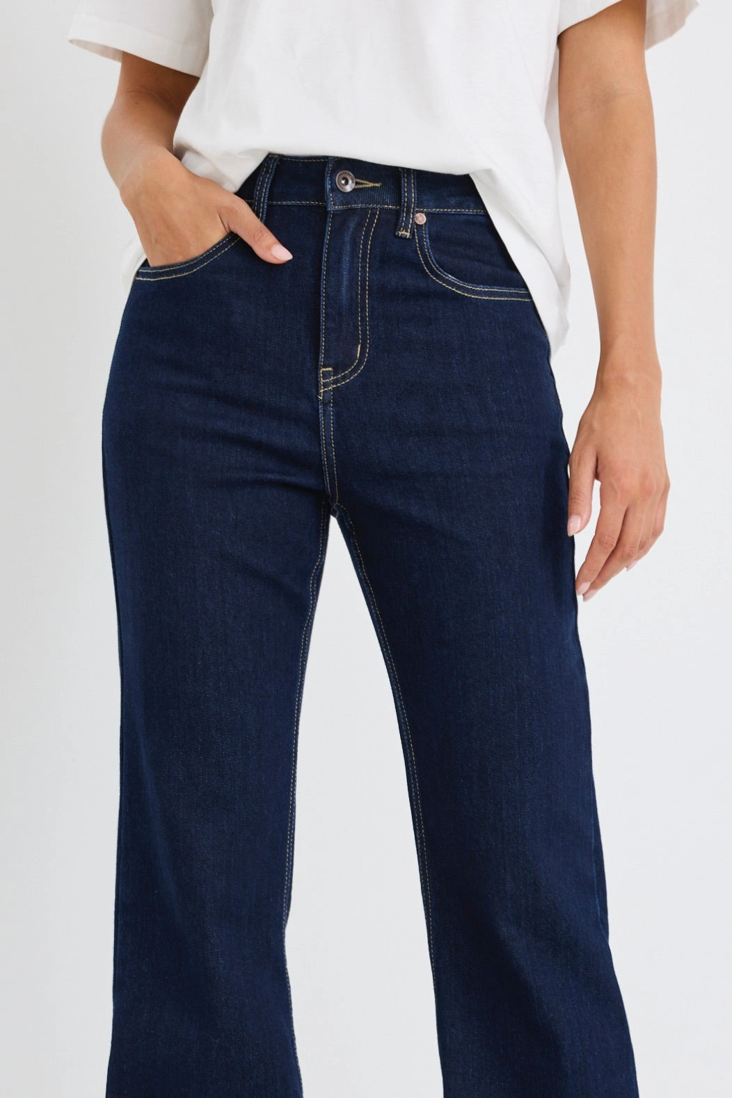 TaglessComfort Farah Indigo High Rise Slim Straight Jean