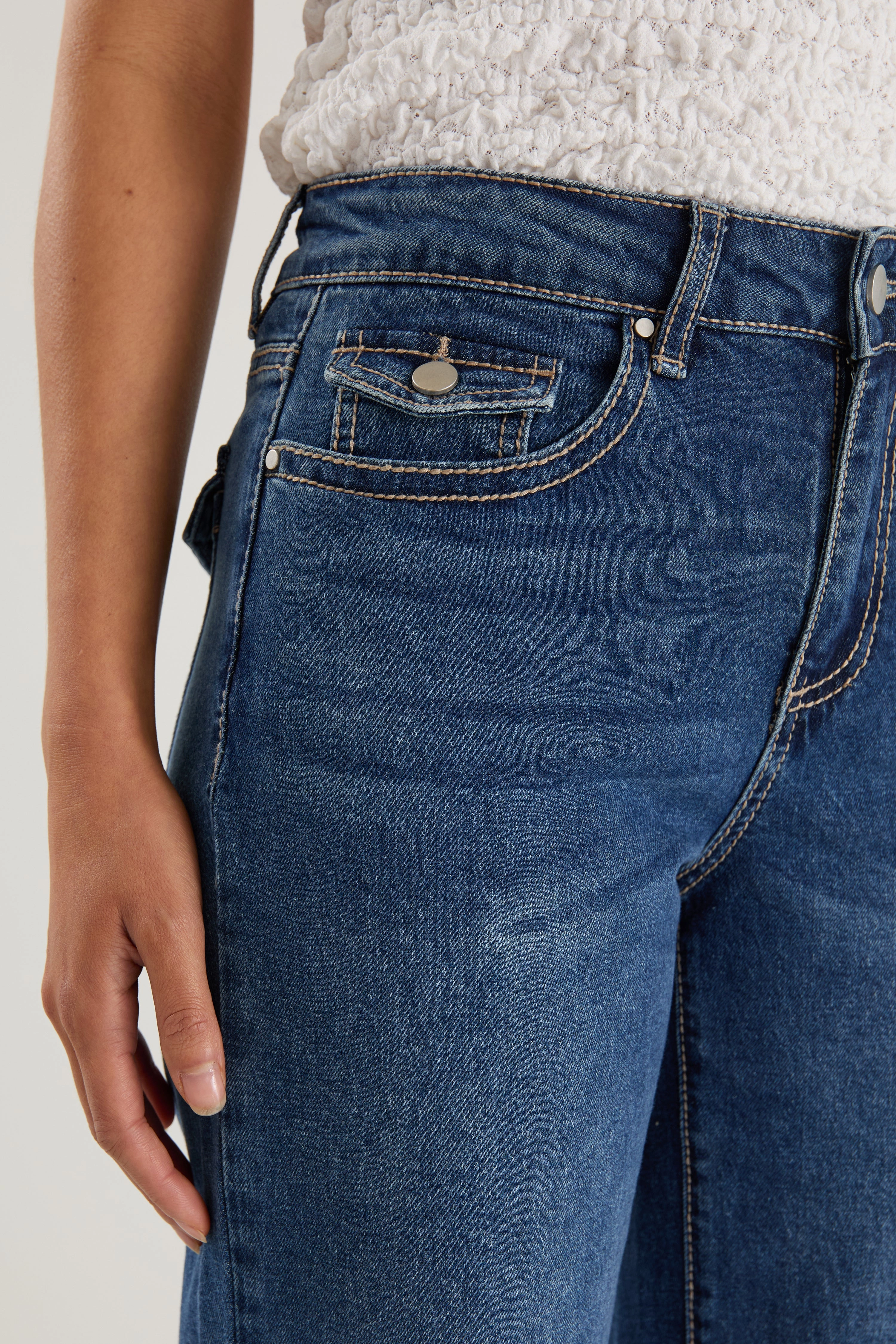 Hudson Mid Blue Mid Rise Heavy Stitch Straight Jean Fit Freedom Tear Resistant Design