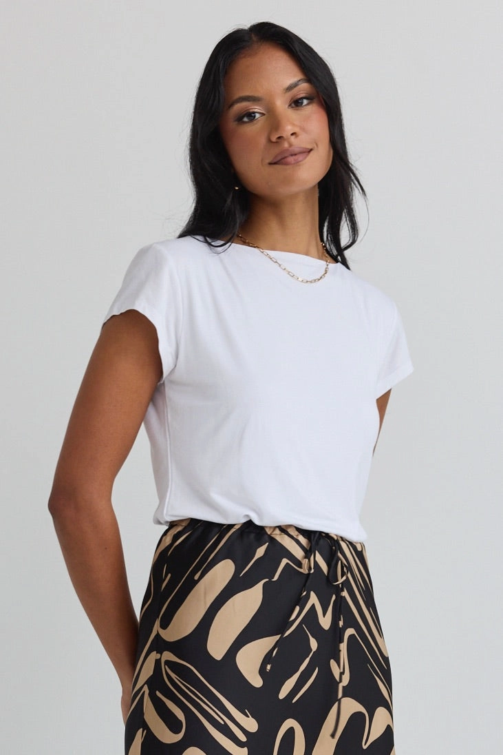 Impartial Ivory Cap Sleeve Boat Neck Top TaglessLabel