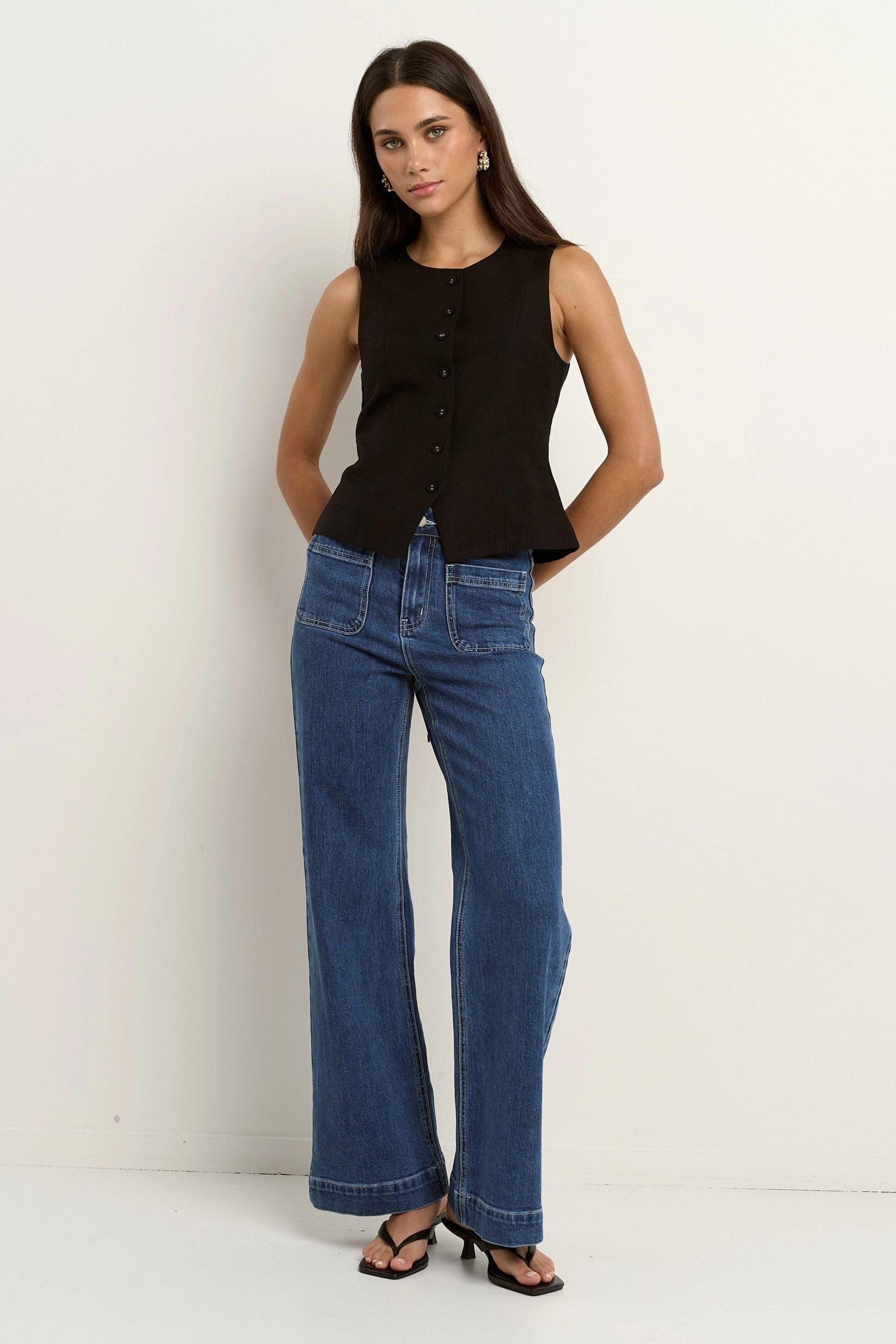 Minimal Lightness Street Lightness Infusion Black Linen Viscose Sleeveless Vest