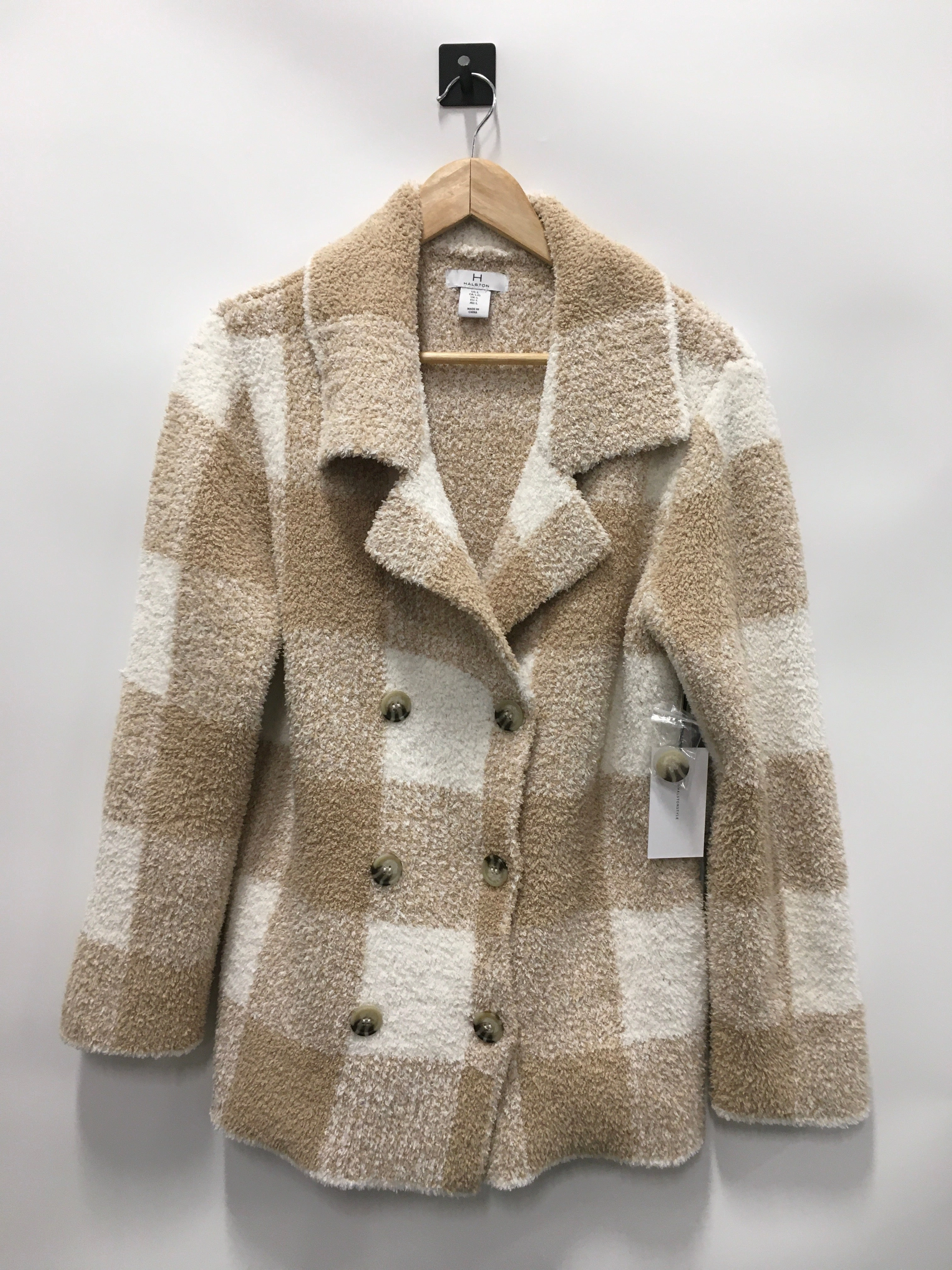 Fray Resistant Edges Sustainable Recycled Material Jacket Faux Fur & Sherpa By Halston In Beige, Size: L