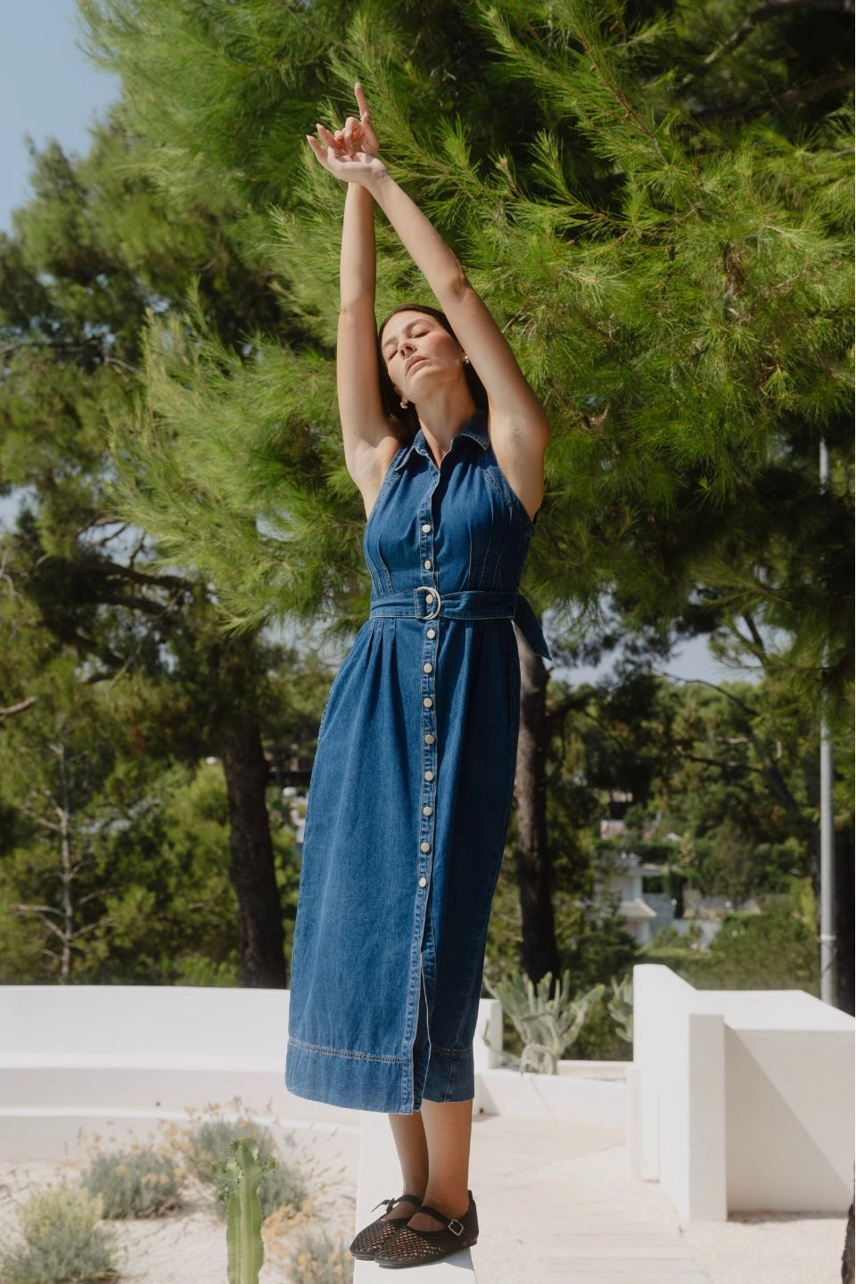 Day-to-evening dress Crescent Storm Blue Denim Sleeveless Midi Shirt Dress