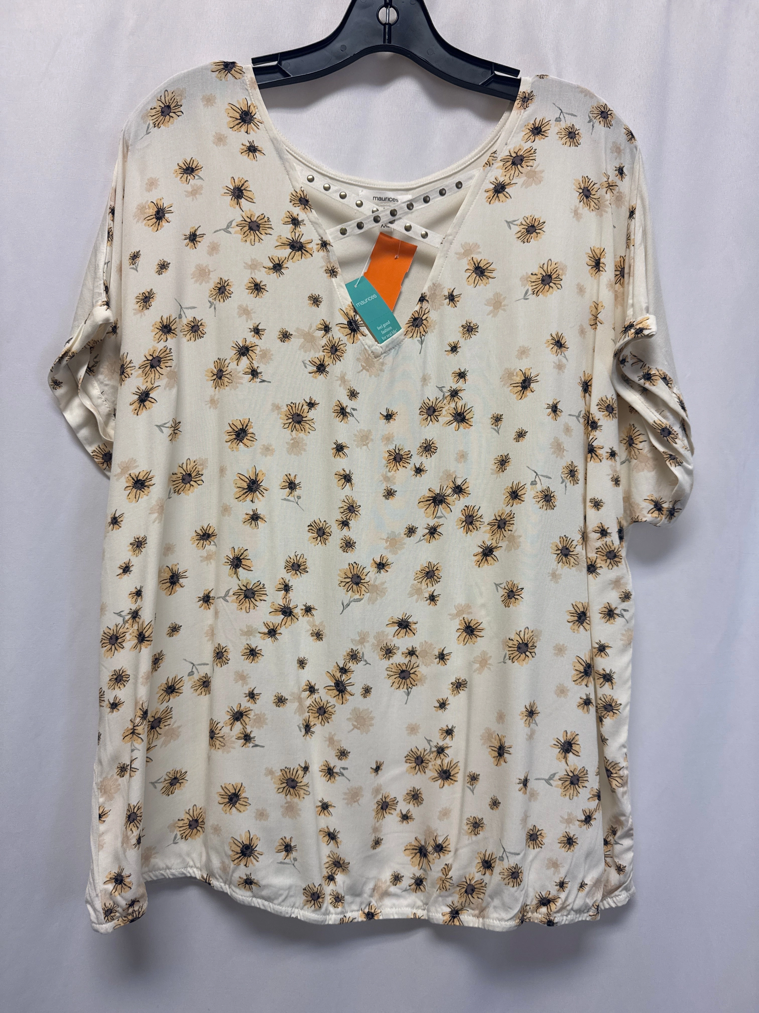 Yoga class Top Short Sleeve By Maurices In Cream, Size: Xxl