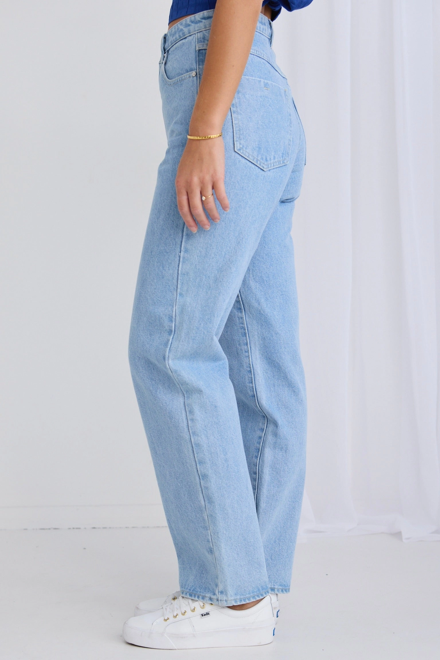 No Gap Waist Construction Lilah Light Blue High Waist Relaxed Leg Jean