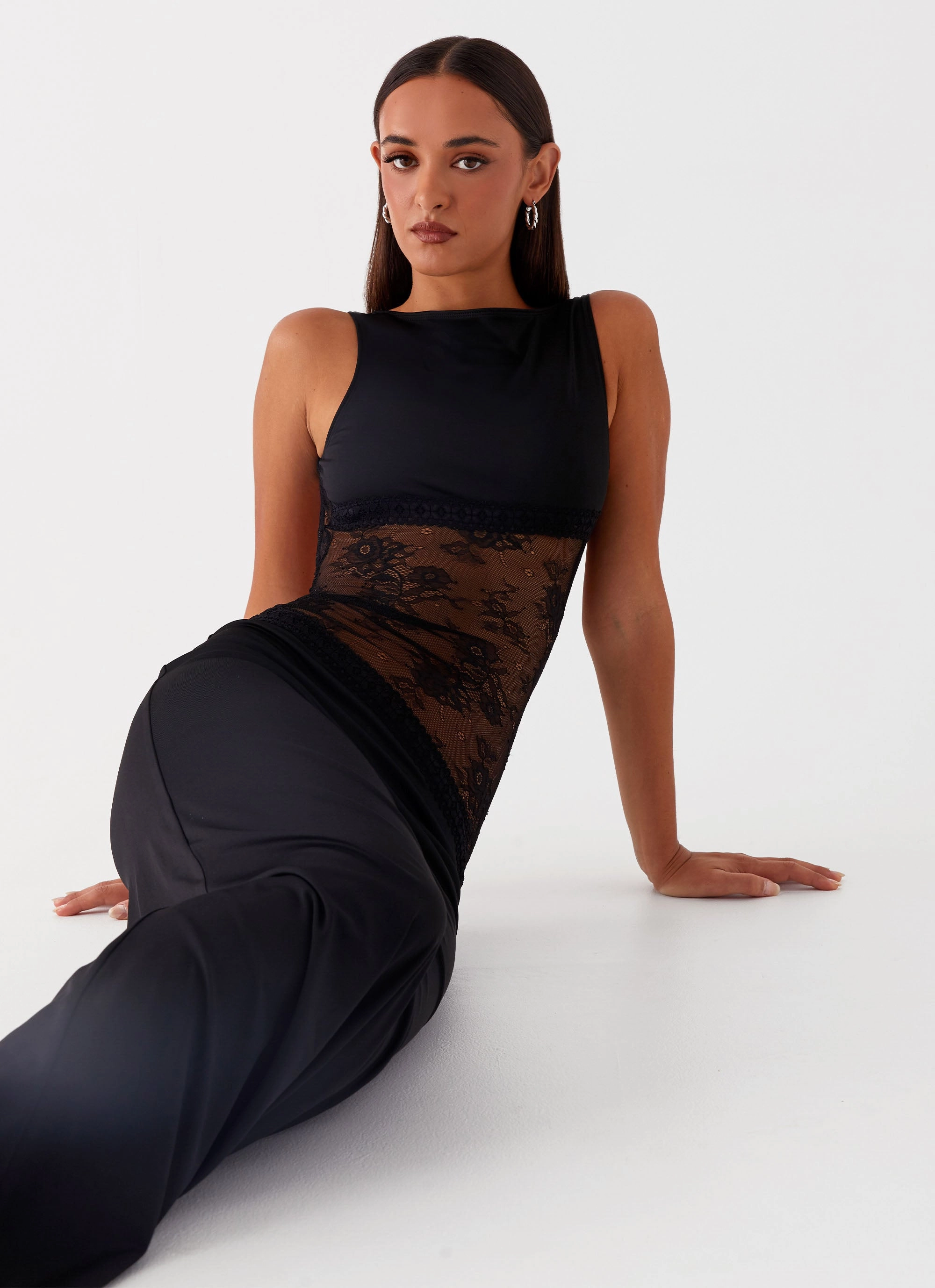 Minimalist-Style Lucinda Maxi Dress - Black