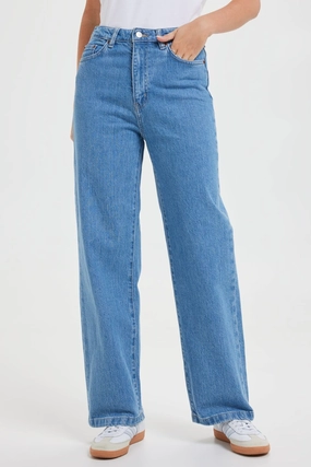 Hi Wide Worn In Blue Jean Practical Fit