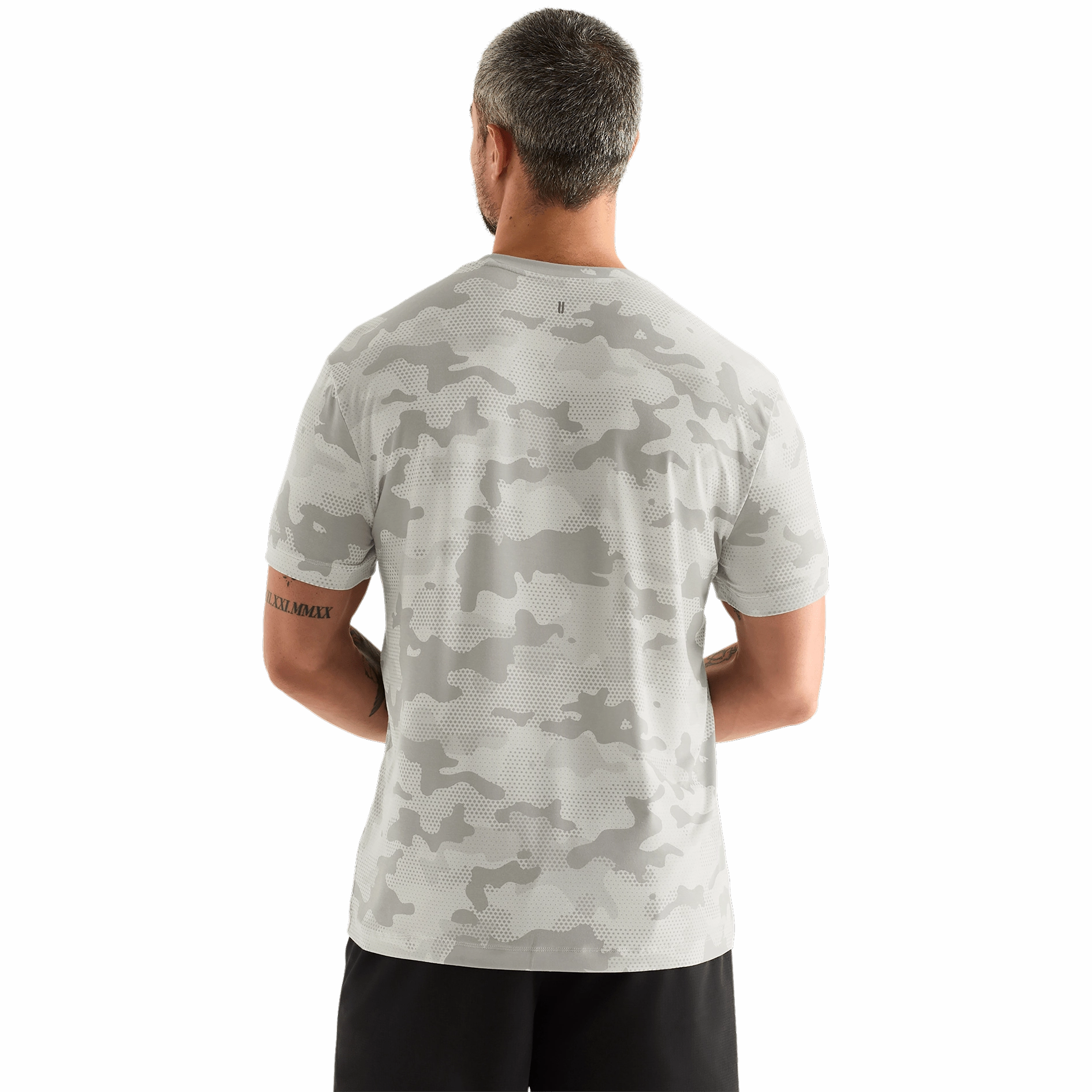 Layered Collar Design Men's Camo NOBULL Tee
