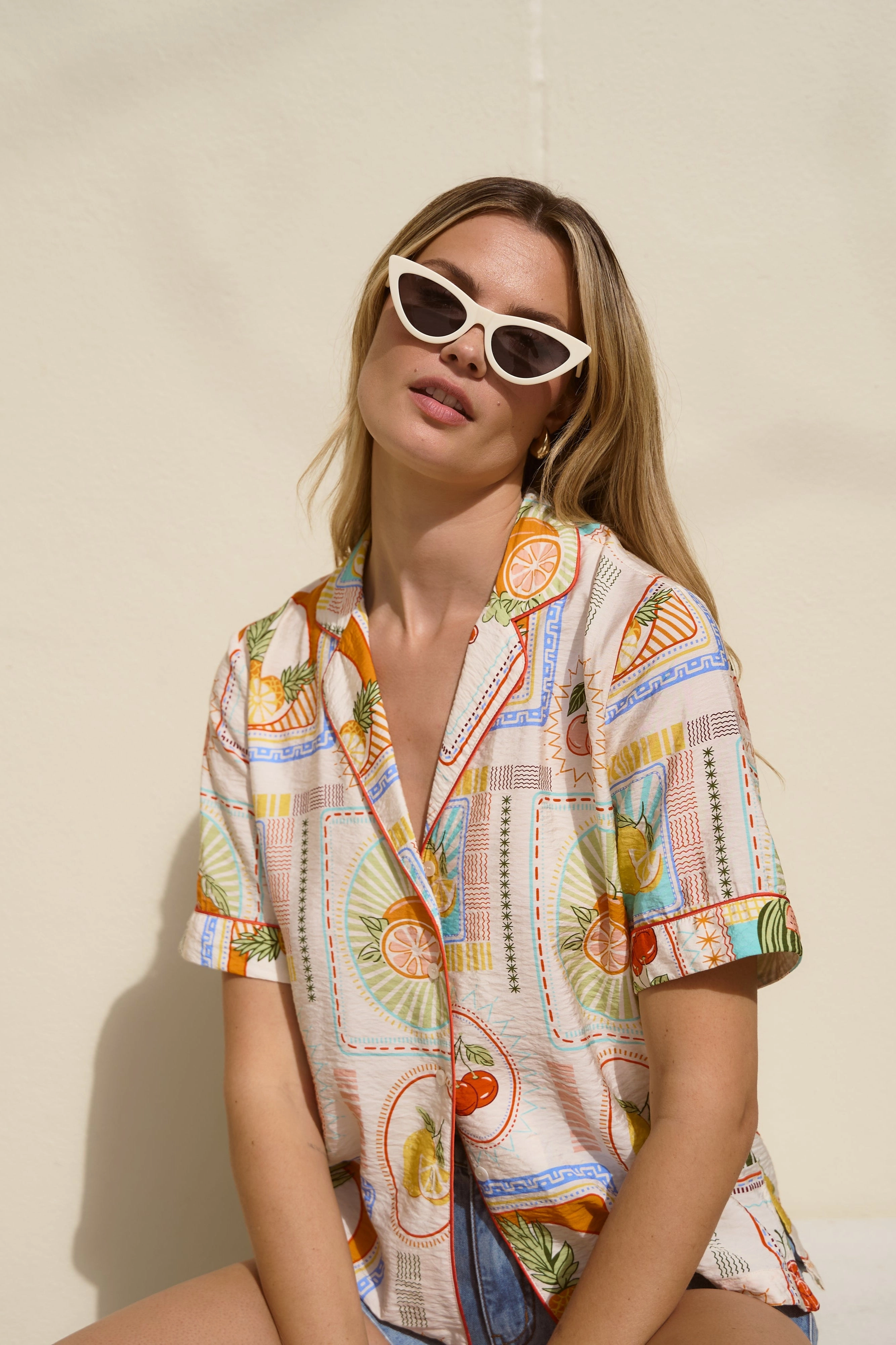 Destination Cream Tropical Postcard SS Shirt WaterRepellent Coating