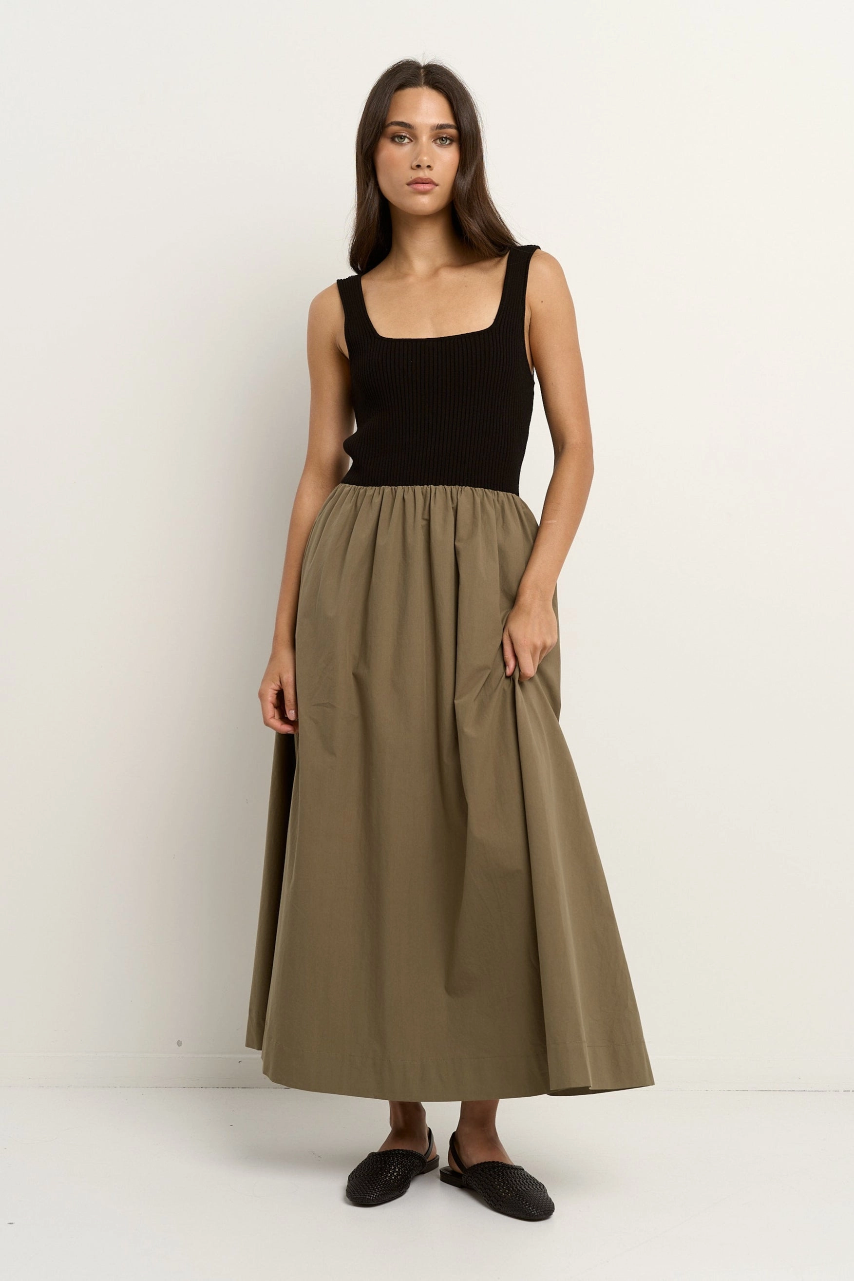 Stream Cut Obsidian Black and Khaki Square Neck Contrast Midi Dress