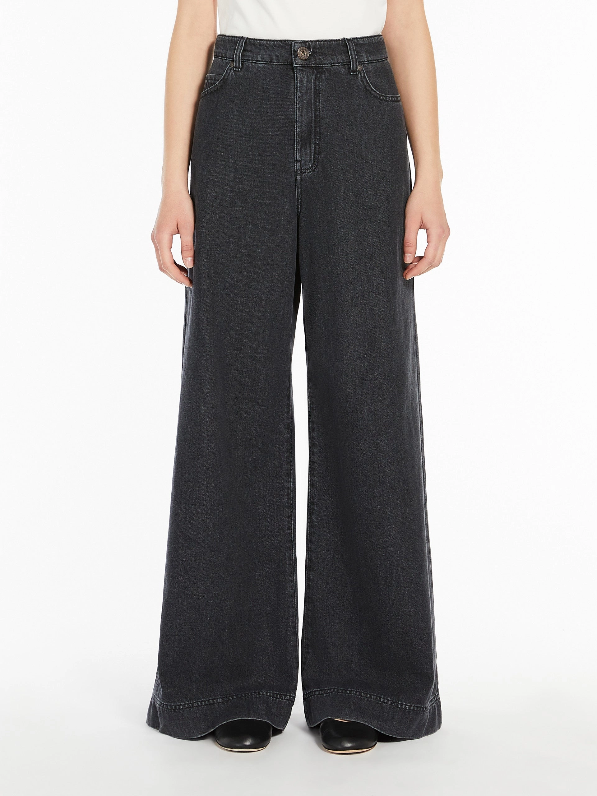 Weekend Max Mara Vega Jeans in Used Black Ready For All