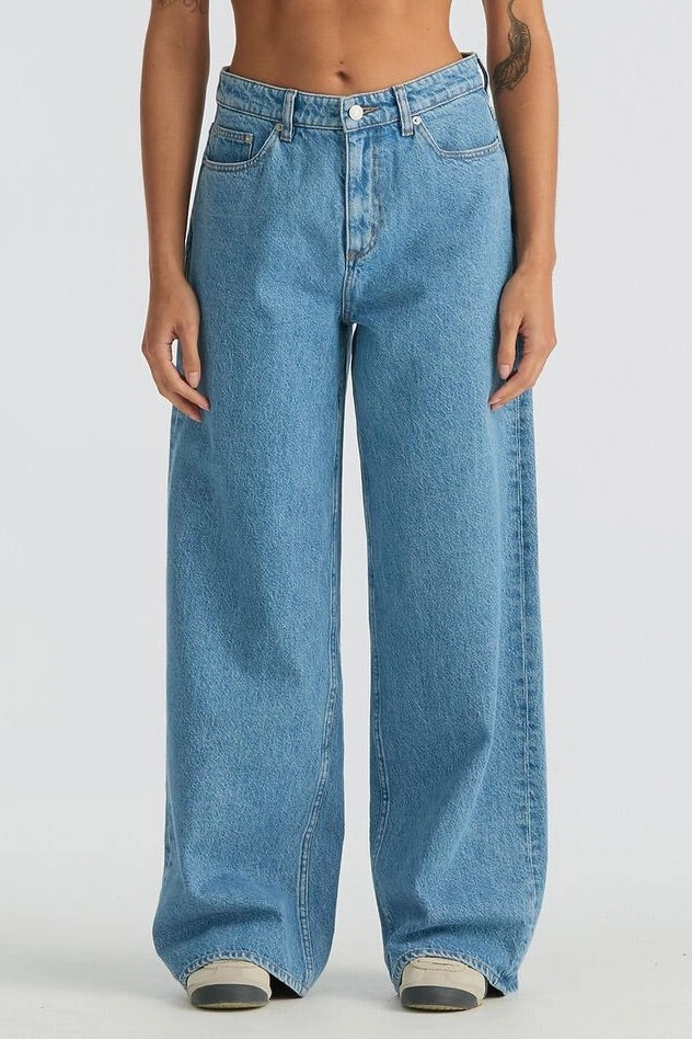 Sleek Look Precinct Blue Mid Slouch Petite Denim Jean