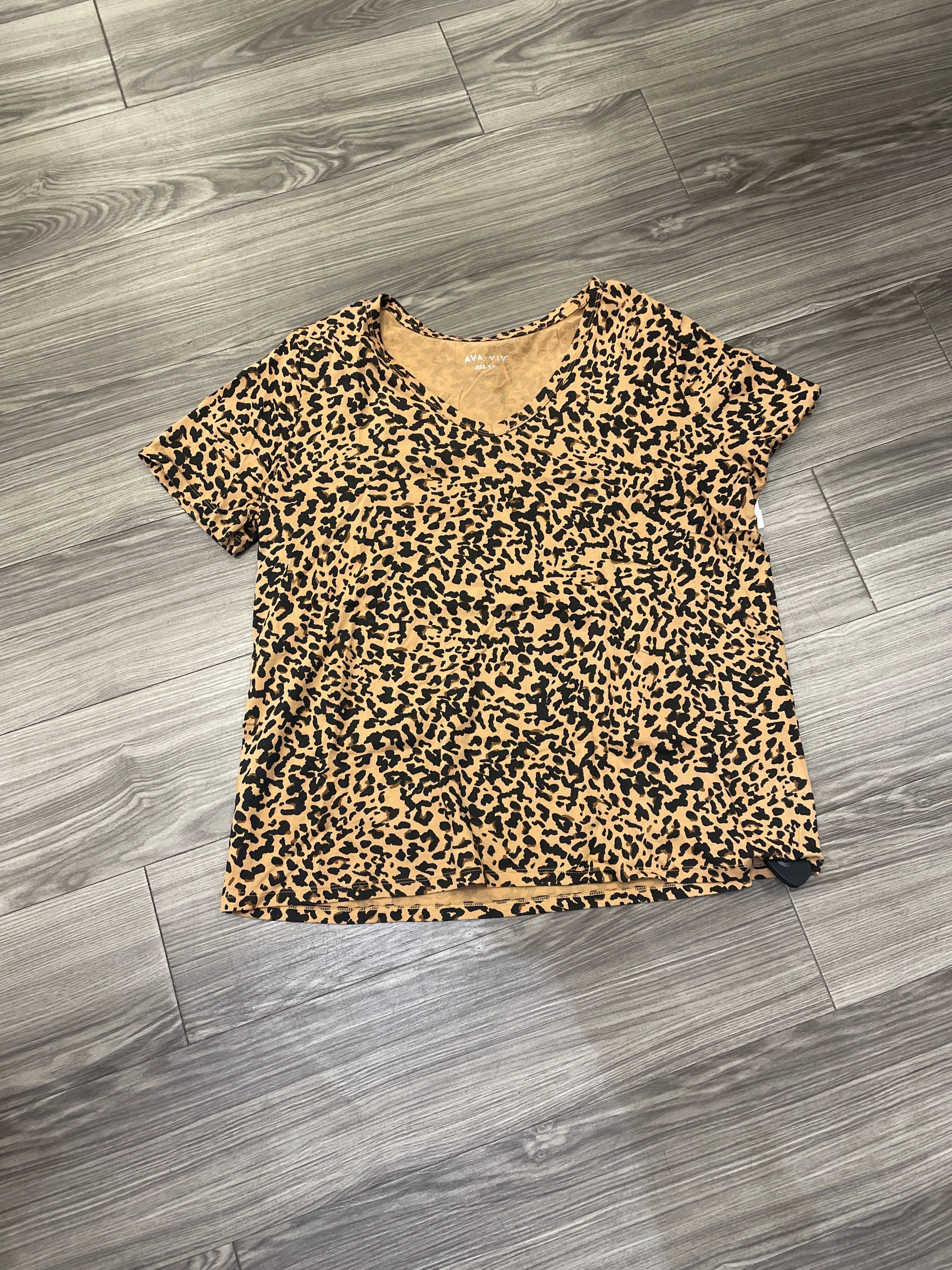 OdorResistant Cashmere combination Top Short Sleeve By Ava & Viv In Animal Print, Size: 1x
