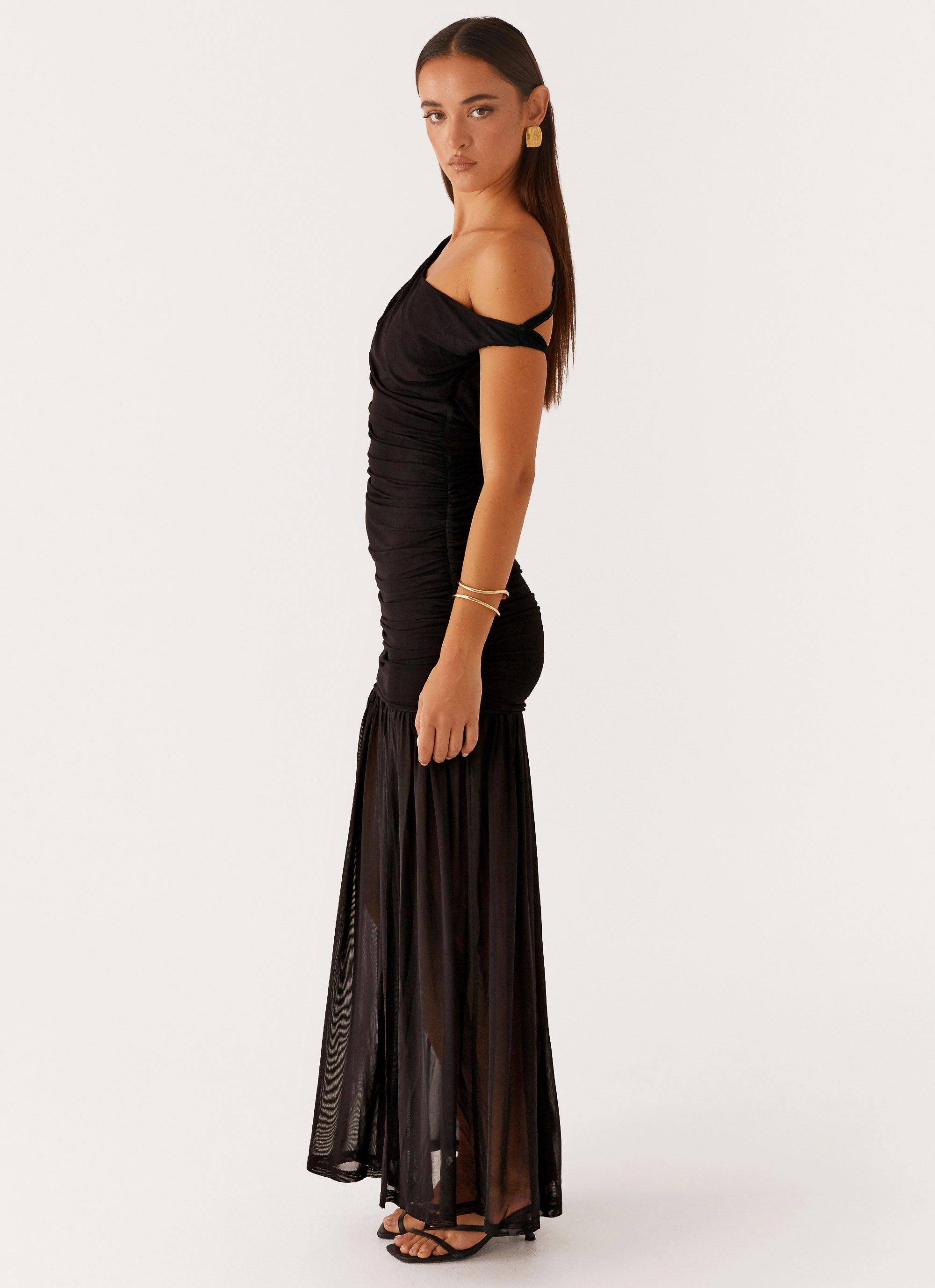Calm Drape Sophisticated Edge Pavilion Maxi Dress - Black