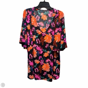 Top Short Sleeve By dear scarlett  In Black & Pink, Size: 3x Bright and Bold Geometric Pattern