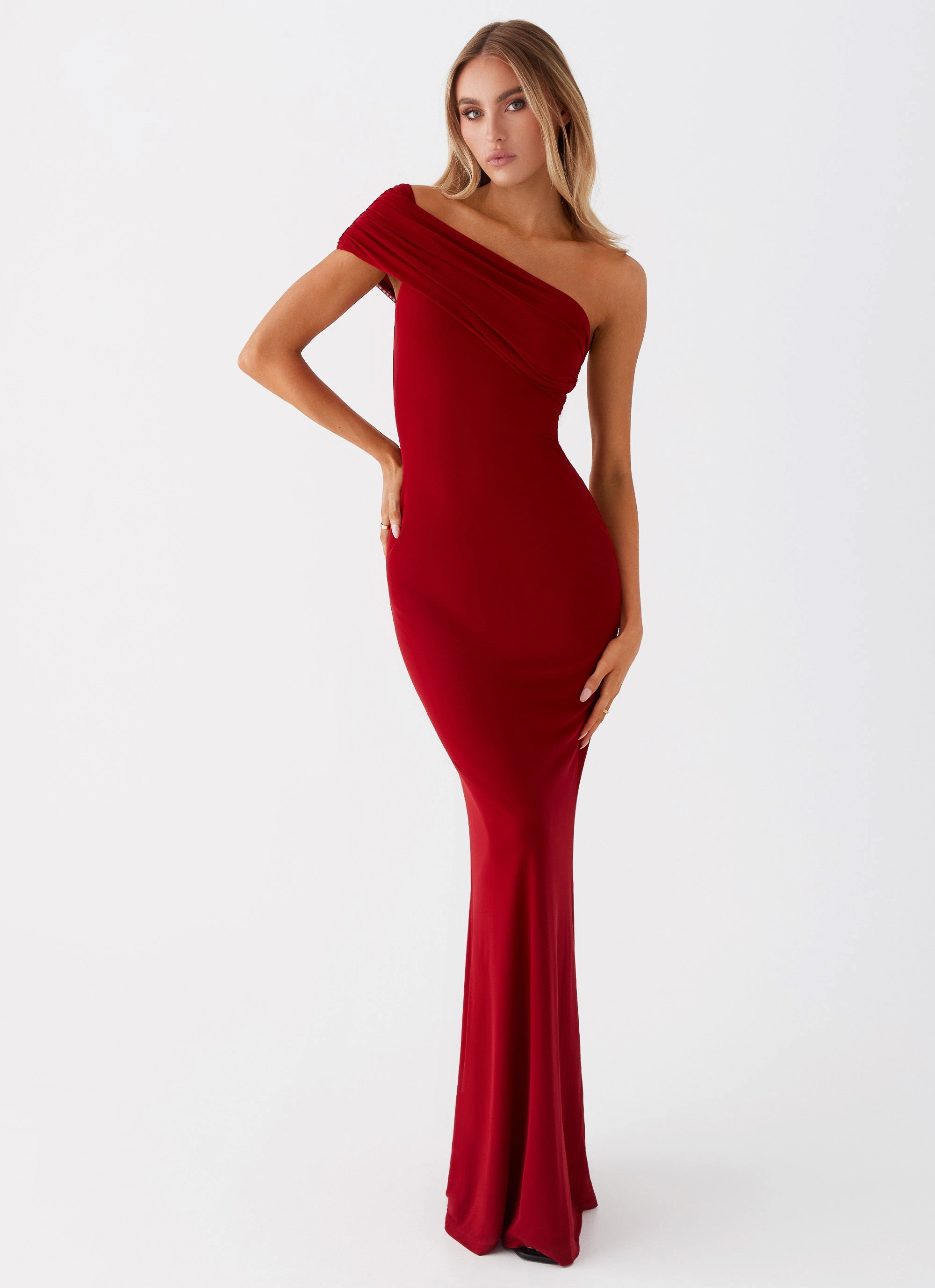 Subtle Edge Reine Maxi Dress - Red