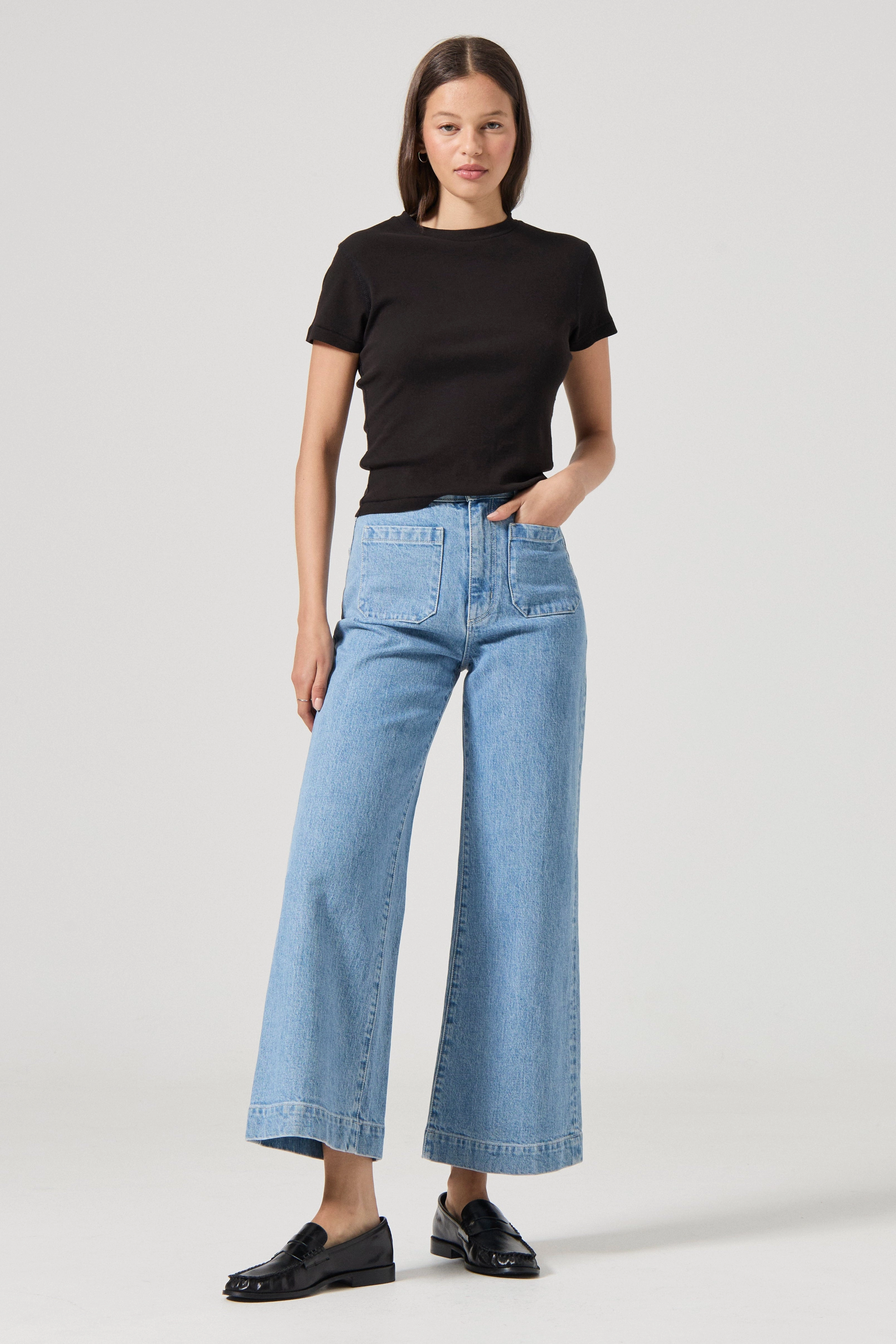 Flexible Knee Articulation Sailor Iris Blue Scoop Pocket Long Stretch Denim Jean